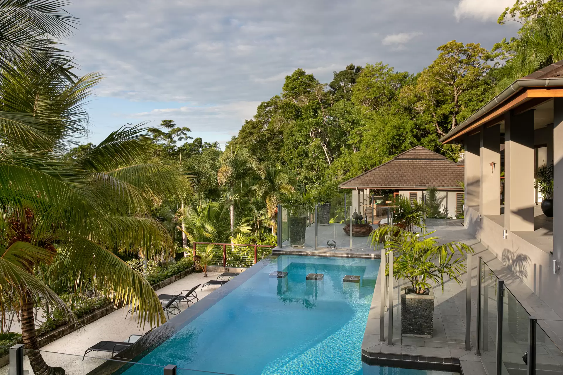 86 Stanley Drive, Cannon Valley Sold by Queensland Sotheby's International Realty - image 1
