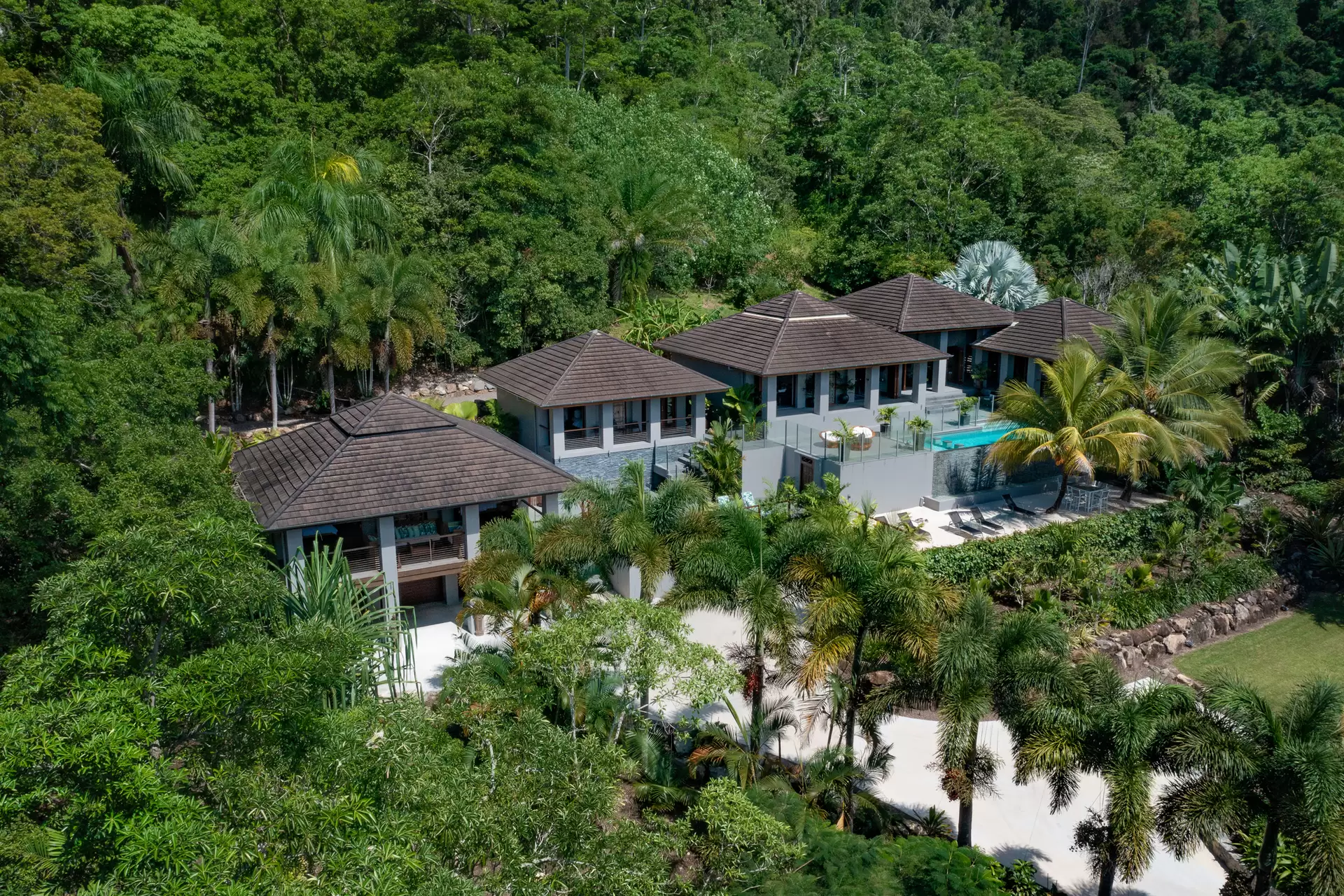 86 Stanley Drive, Cannon Valley Sold by Queensland Sotheby's International Realty - image 1