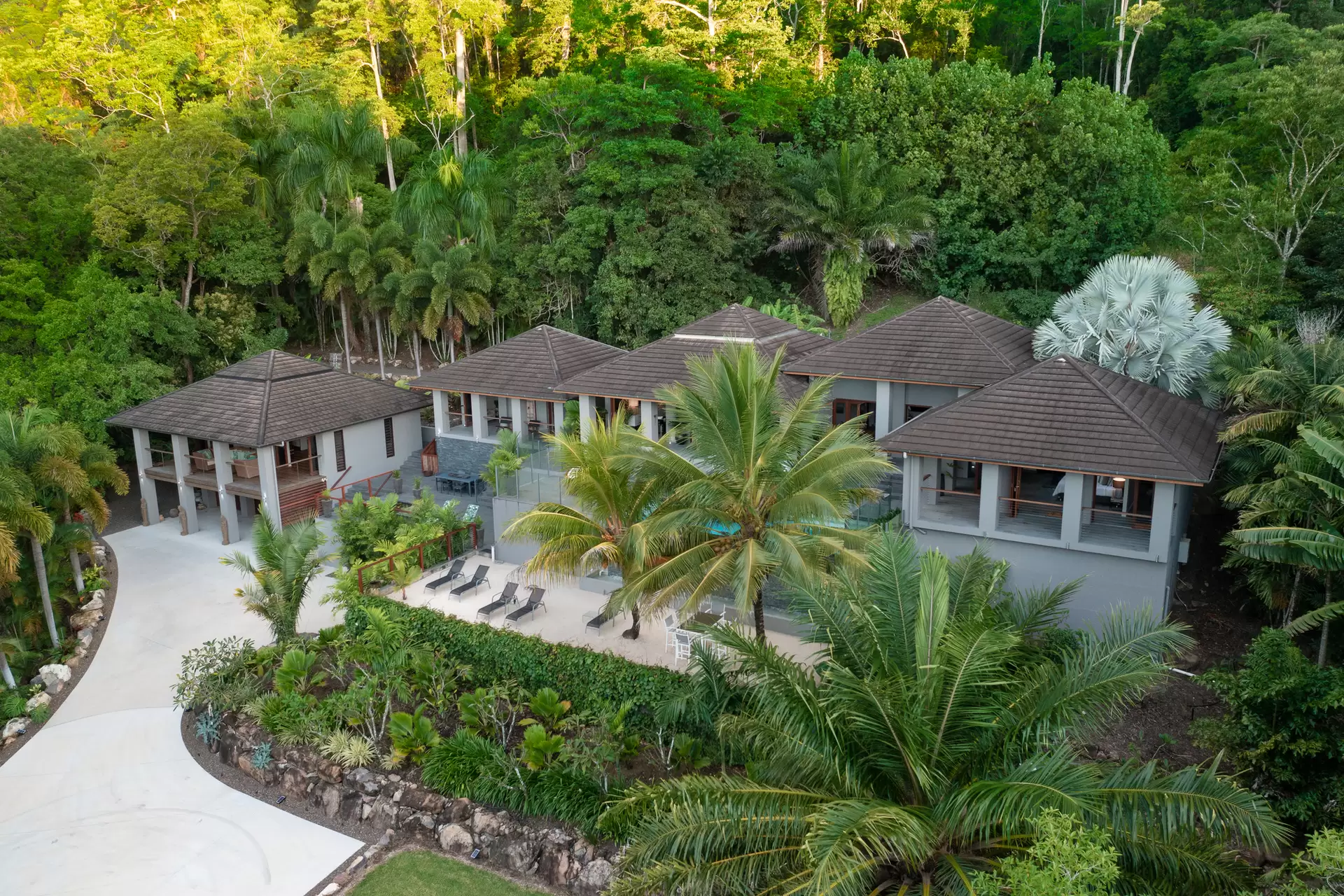 86 Stanley Drive, Cannon Valley Sold by Queensland Sotheby's International Realty - image 1