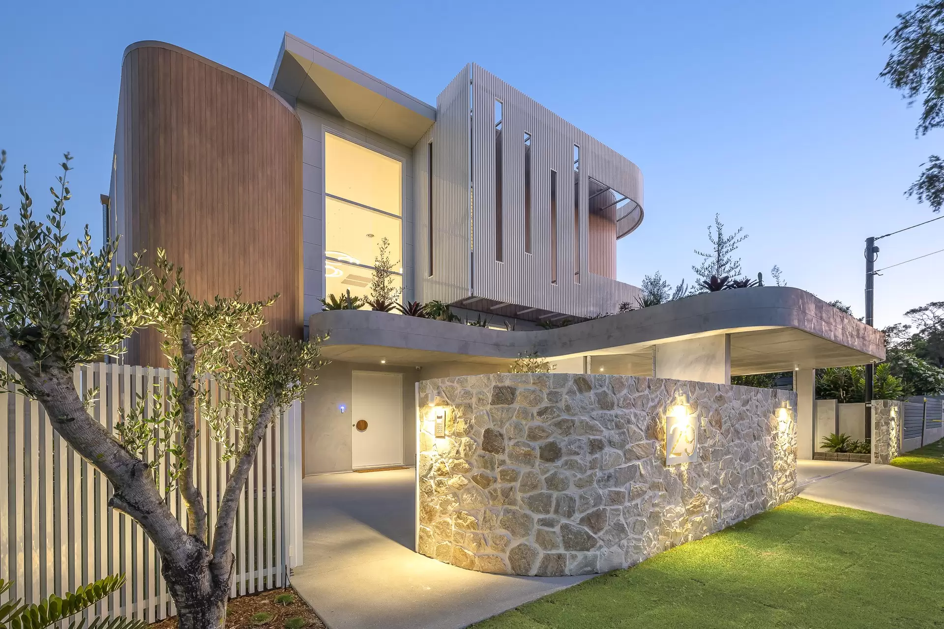 29 Couldrey Street, Bardon Sold by Queensland Sotheby's International Realty - image 1