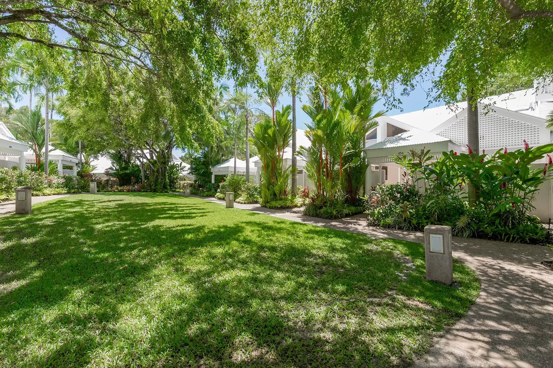 Villa 454 Avenue Of Palms, Port Douglas Sold by Queensland Sotheby's International Realty - image 1