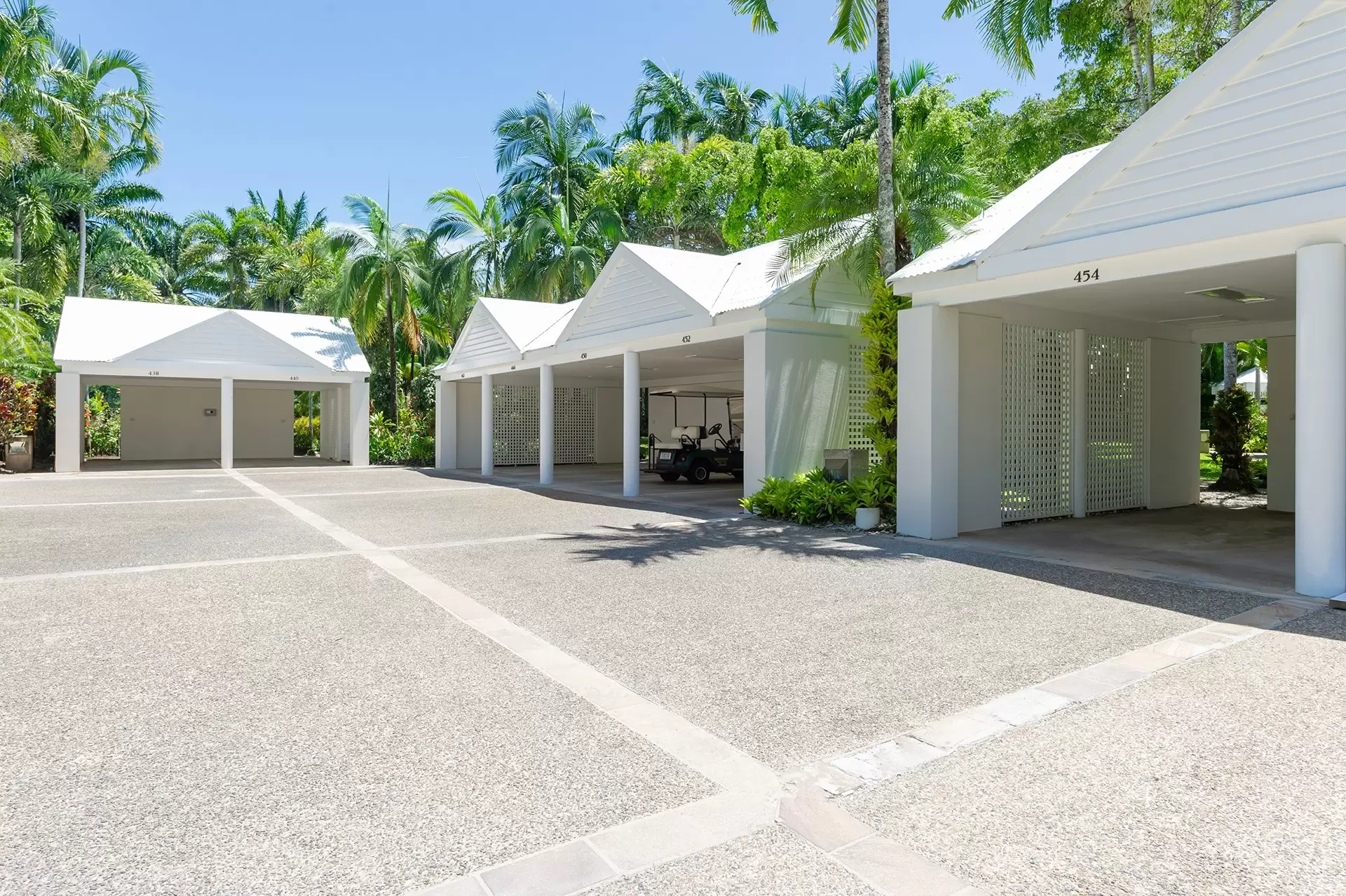 Villa 454 Avenue Of Palms, Port Douglas Sold by Queensland Sotheby's International Realty - image 1
