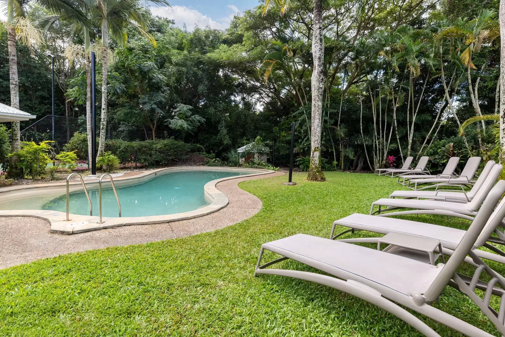 33/24-70 Nautilus Street, Port Douglas Sold by Queensland Sotheby's International Realty - image 1