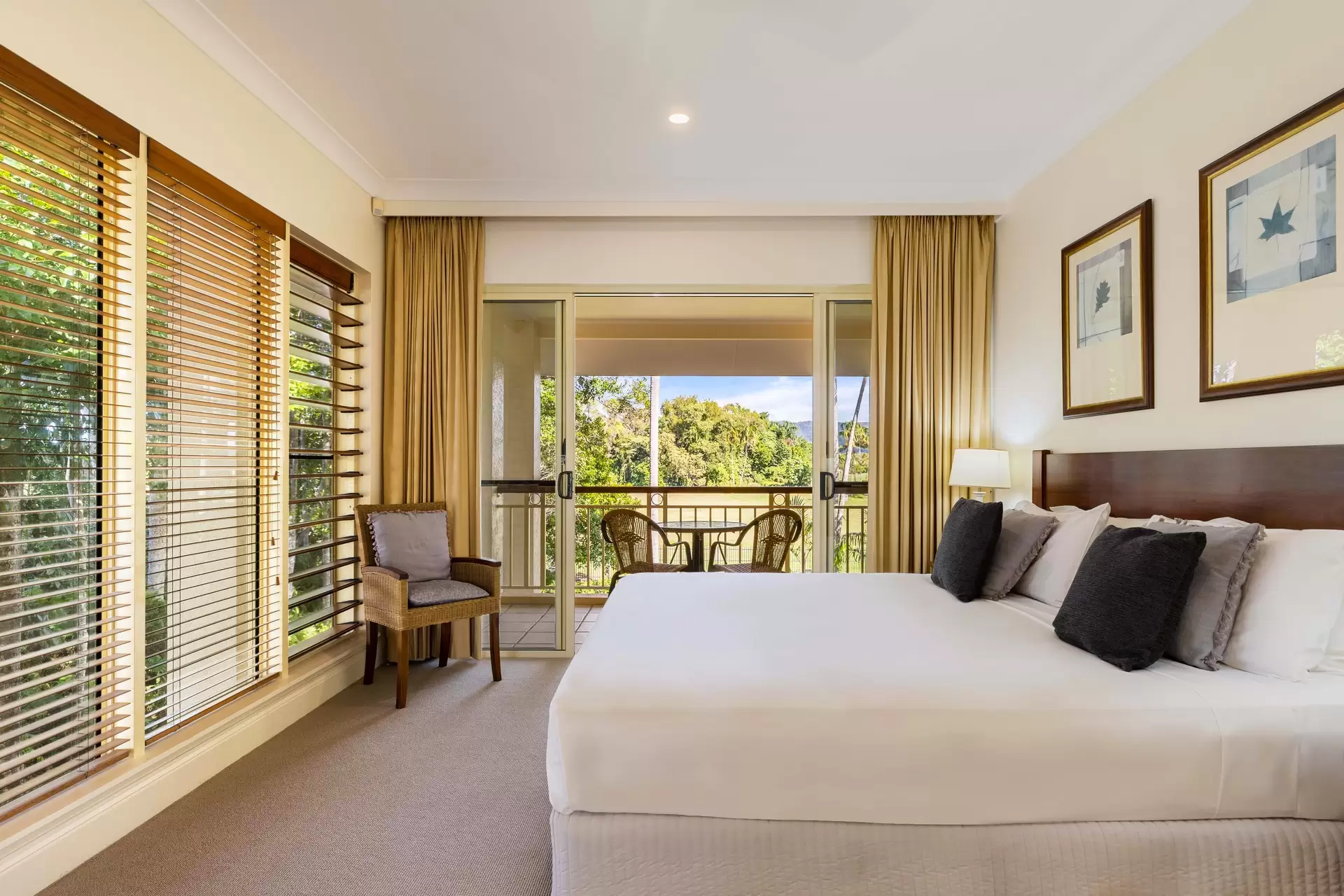 33/24-70 Nautilus Street, Port Douglas Sold by  - image 1