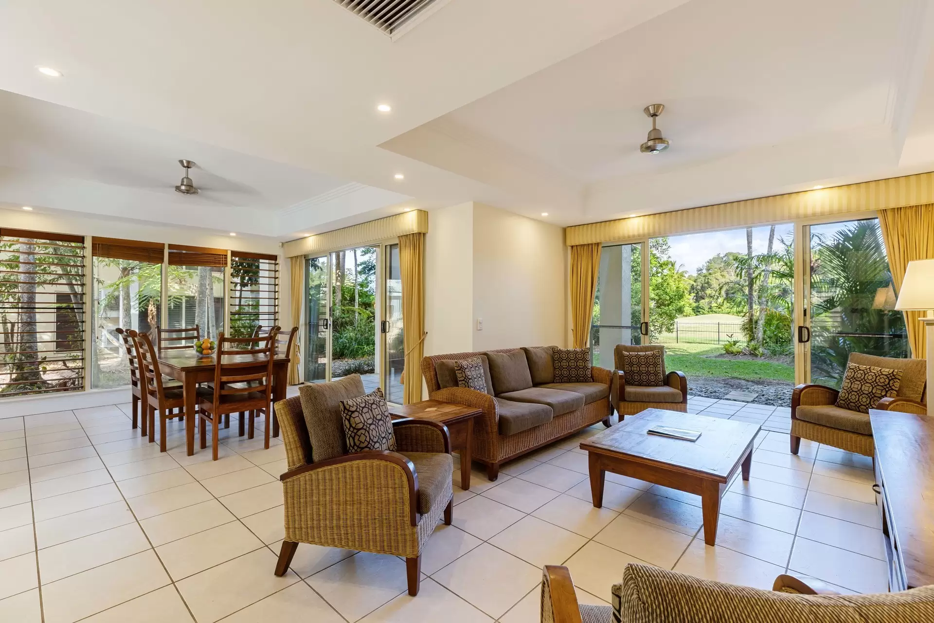 33/24-70 Nautilus Street, Port Douglas Sold by  - image 1