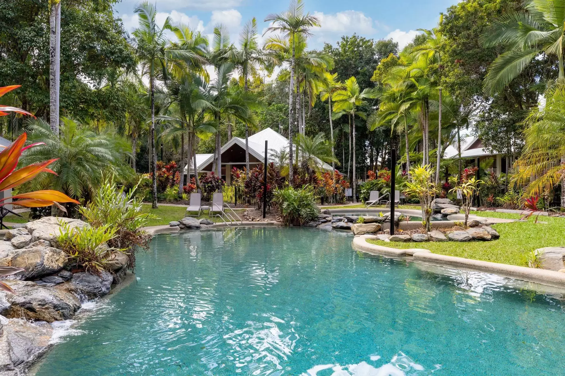 33/24-70 Nautilus Street, Port Douglas Sold by Queensland Sotheby's International Realty - image 1