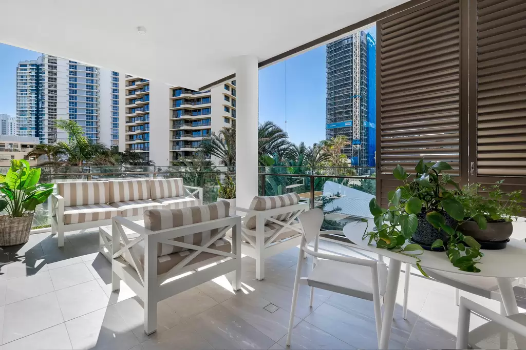 201/5 Pacific Street, Main Beach Sold by Queensland Sotheby's International Realty