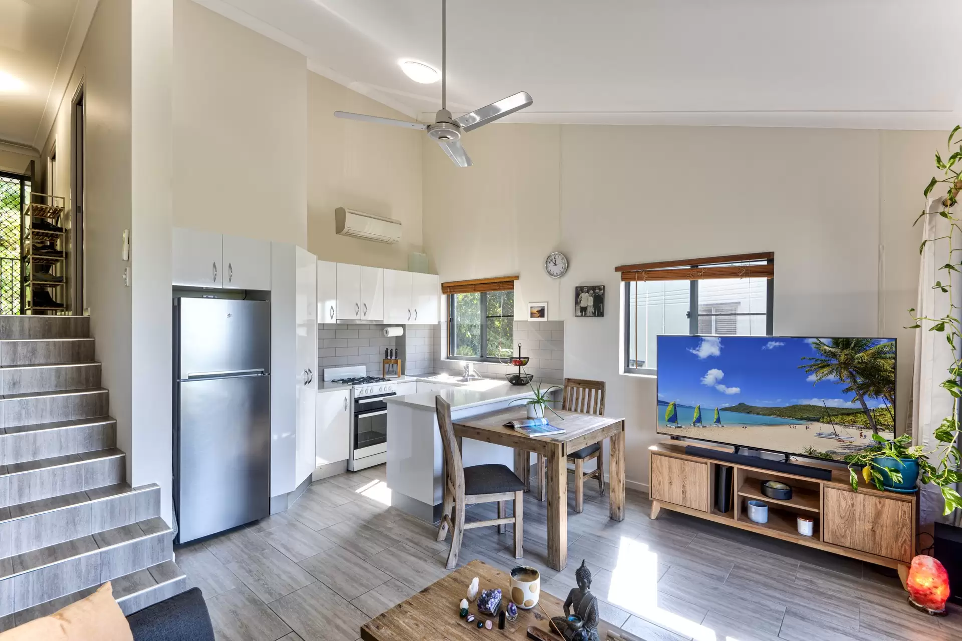 H/5 Eastview Lane, Hamilton Island Sold by Queensland Sotheby's International Realty - image 1