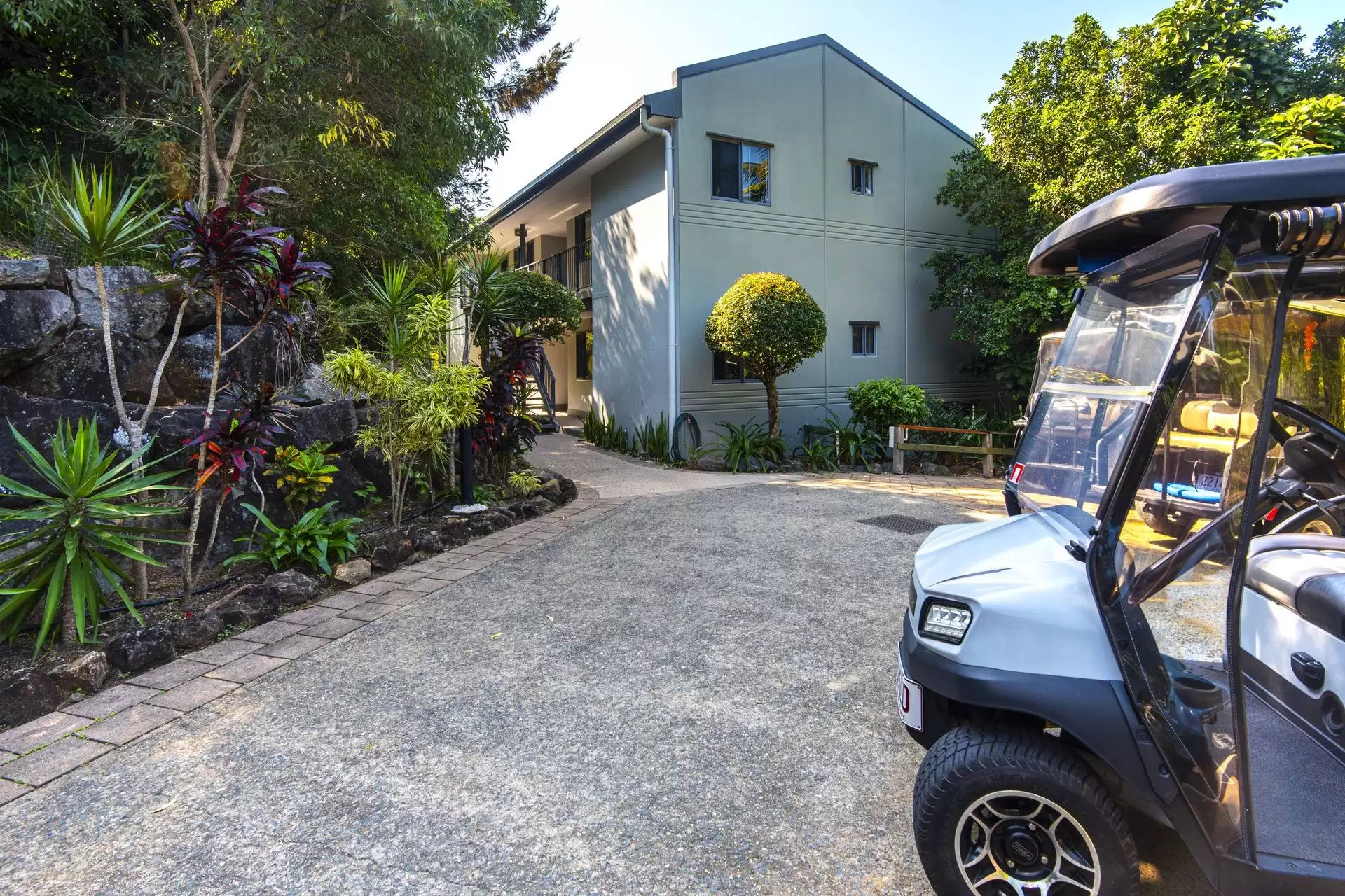 H/5 Eastview Lane, Hamilton Island Sold by Queensland Sotheby's International Realty - image 1