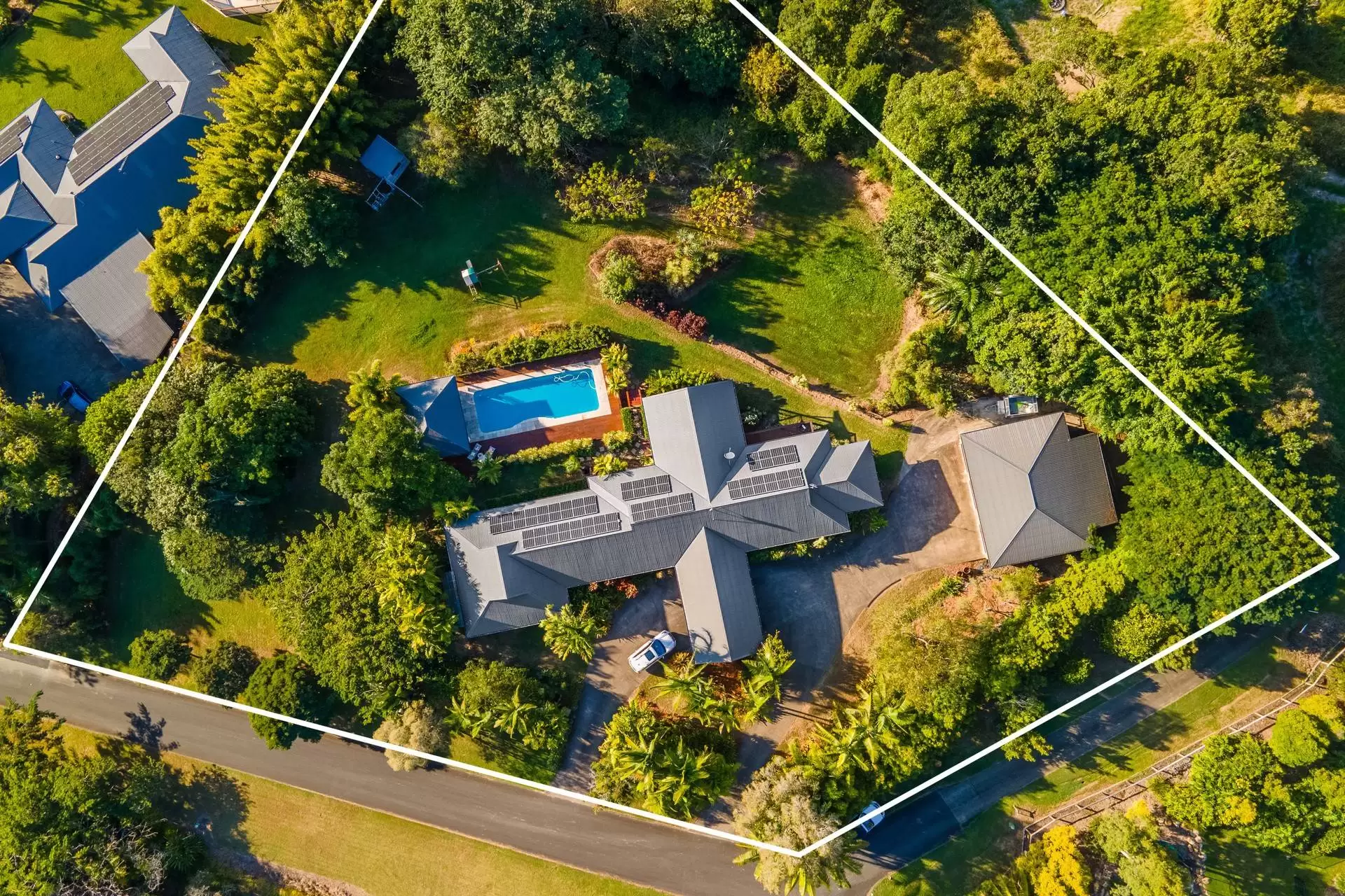 9 Bellview Close, Cannon Valley Sold by Queensland Sotheby's International Realty - image 1