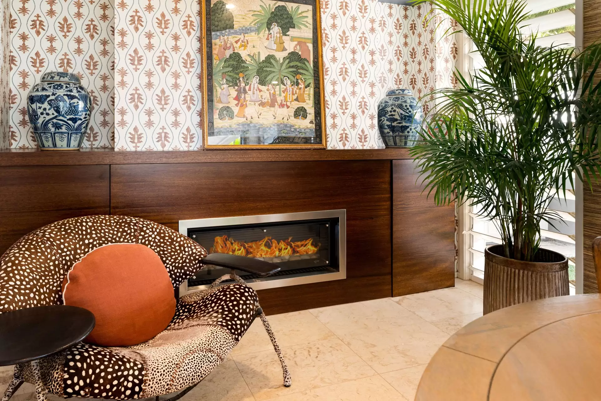 4/76 Miles Street, Hawthorne Sold by Queensland Sotheby's International Realty - image 1