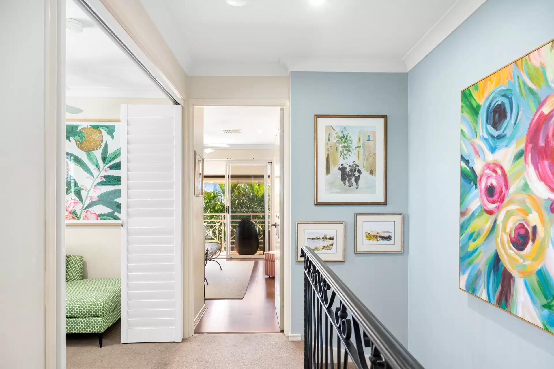 4/76 Miles Street, Hawthorne Sold by Queensland Sotheby's International Realty - image 1