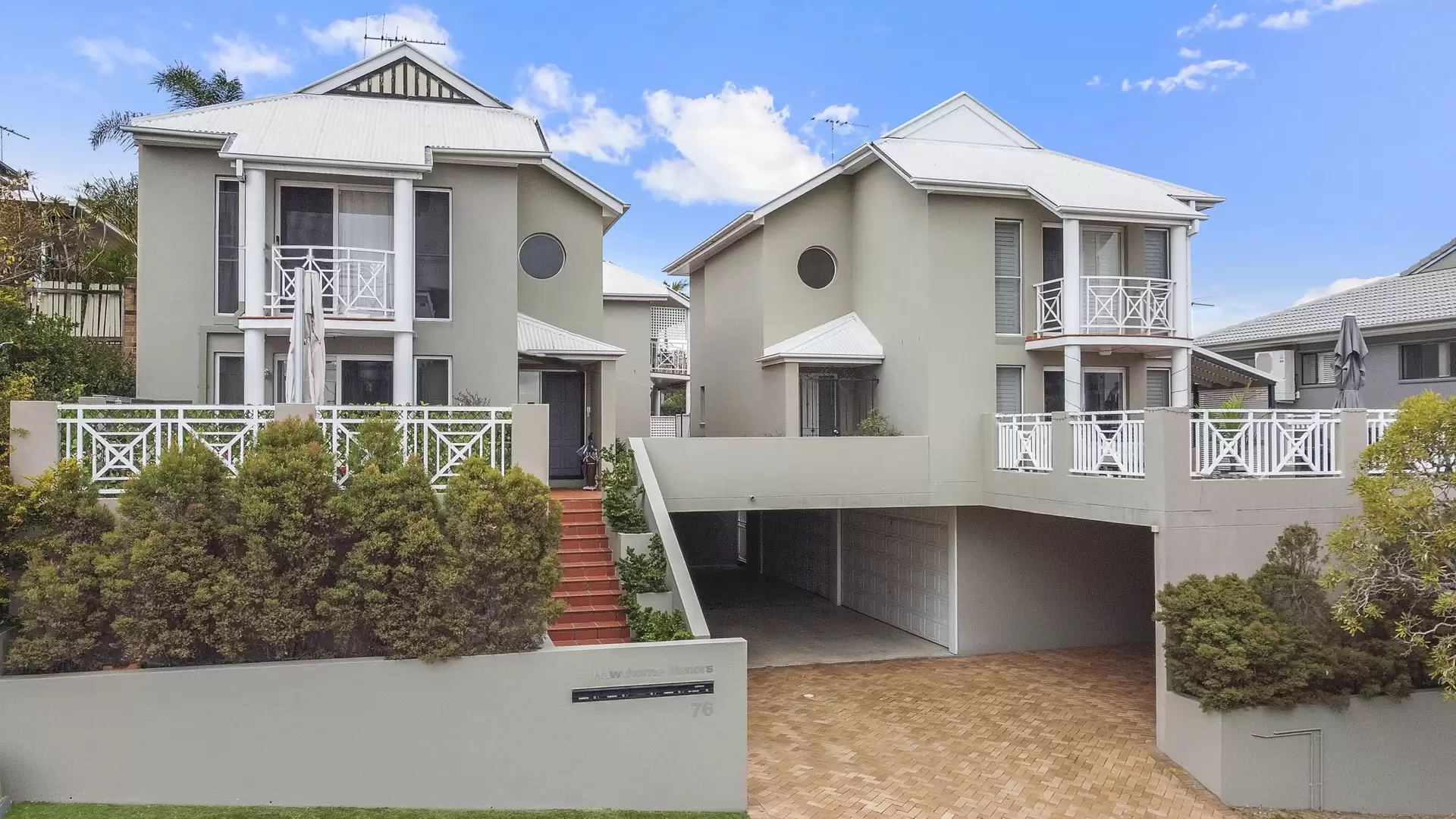 4/76 Miles Street, Hawthorne Sold by Queensland Sotheby's International Realty - image 1