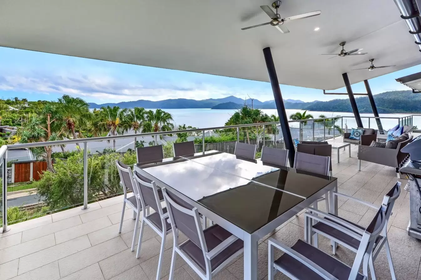 Peninsula 1, 18 Whitsunday Boulevard, Hamilton Island Sold by Queensland Sotheby's International Realty - image 1