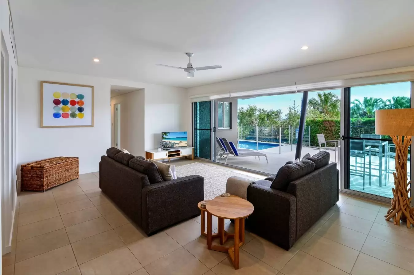 Peninsula 1, 18 Whitsunday Boulevard, Hamilton Island Sold by Queensland Sotheby's International Realty - image 1