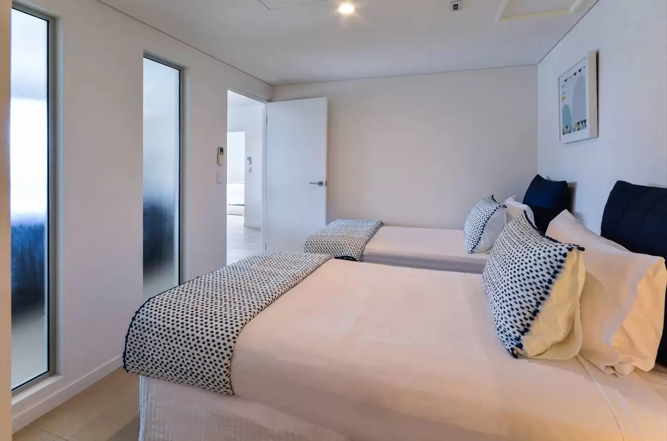 Peninsula 1, 18 Whitsunday Boulevard, Hamilton Island Sold by Queensland Sotheby's International Realty - image 1