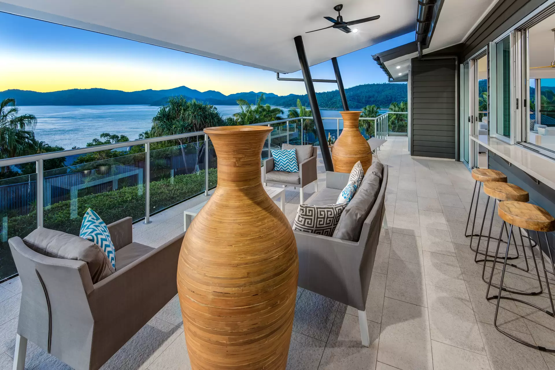Peninsula 1, 18 Whitsunday Boulevard, Hamilton Island Sold by Queensland Sotheby's International Realty - image 1