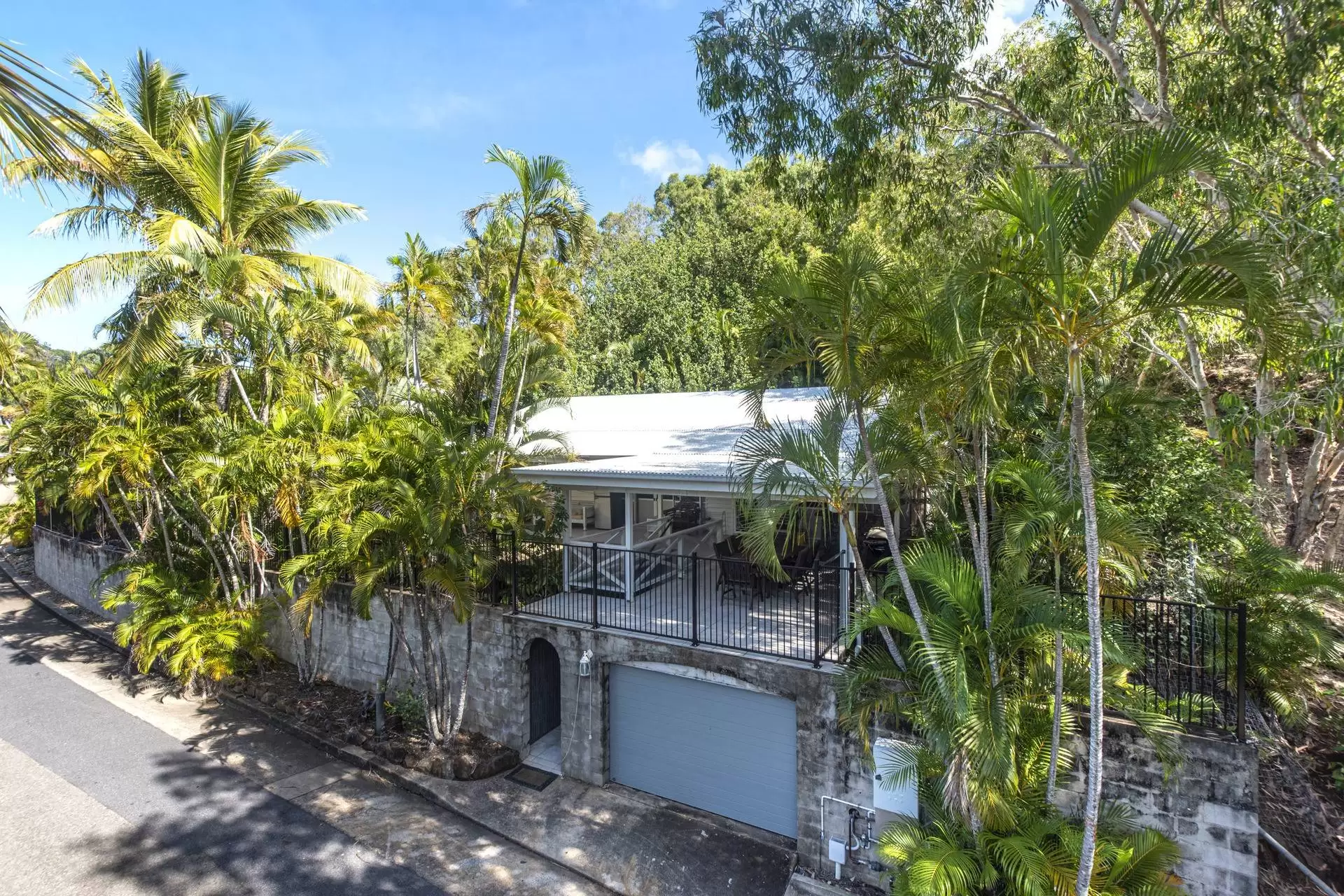 9 Melaleuca Drive, Hamilton Island Sold by Queensland Sotheby's International Realty - image 1