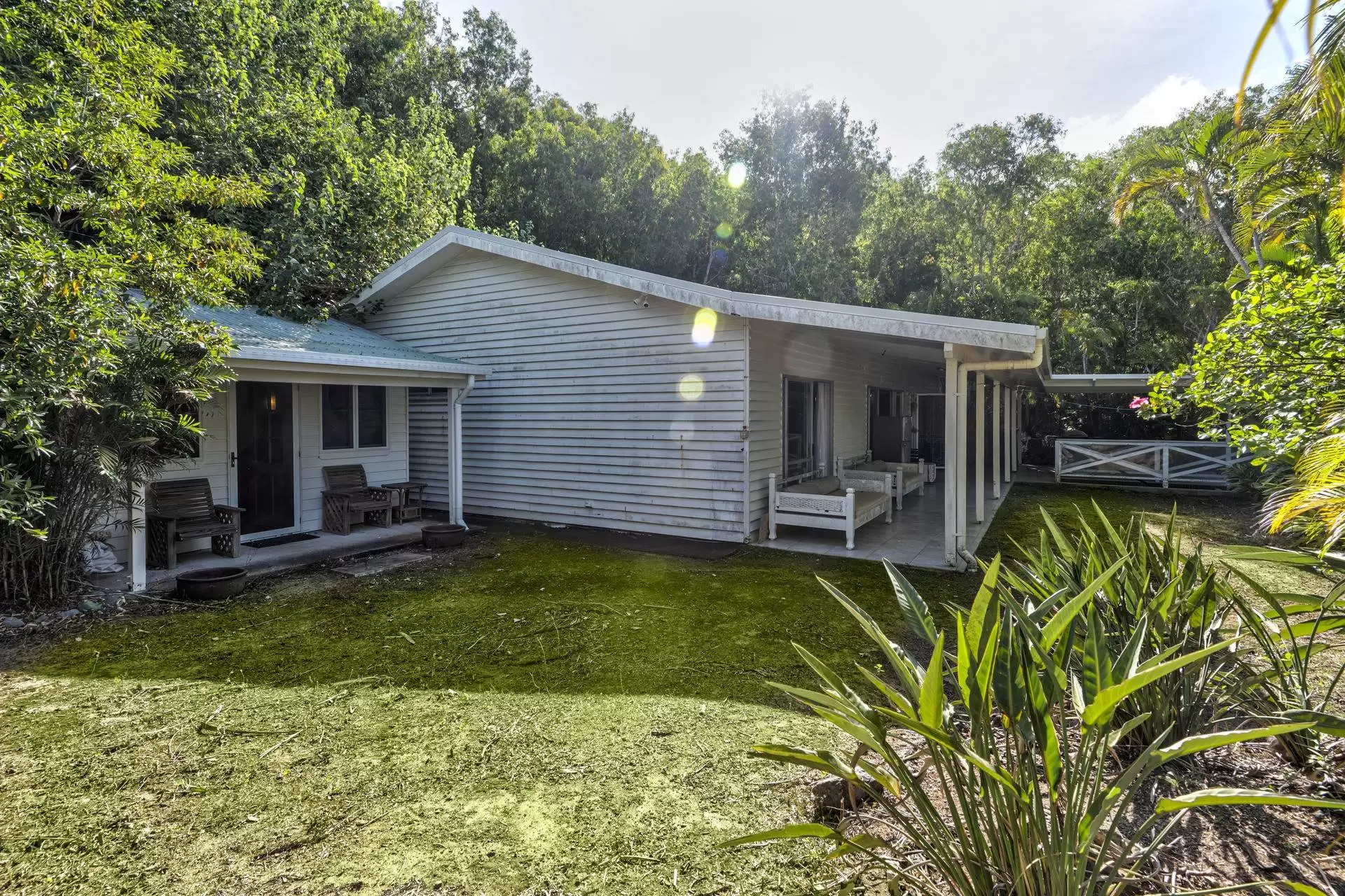 9 Melaleuca Drive, Hamilton Island Sold by Queensland Sotheby's International Realty - image 1