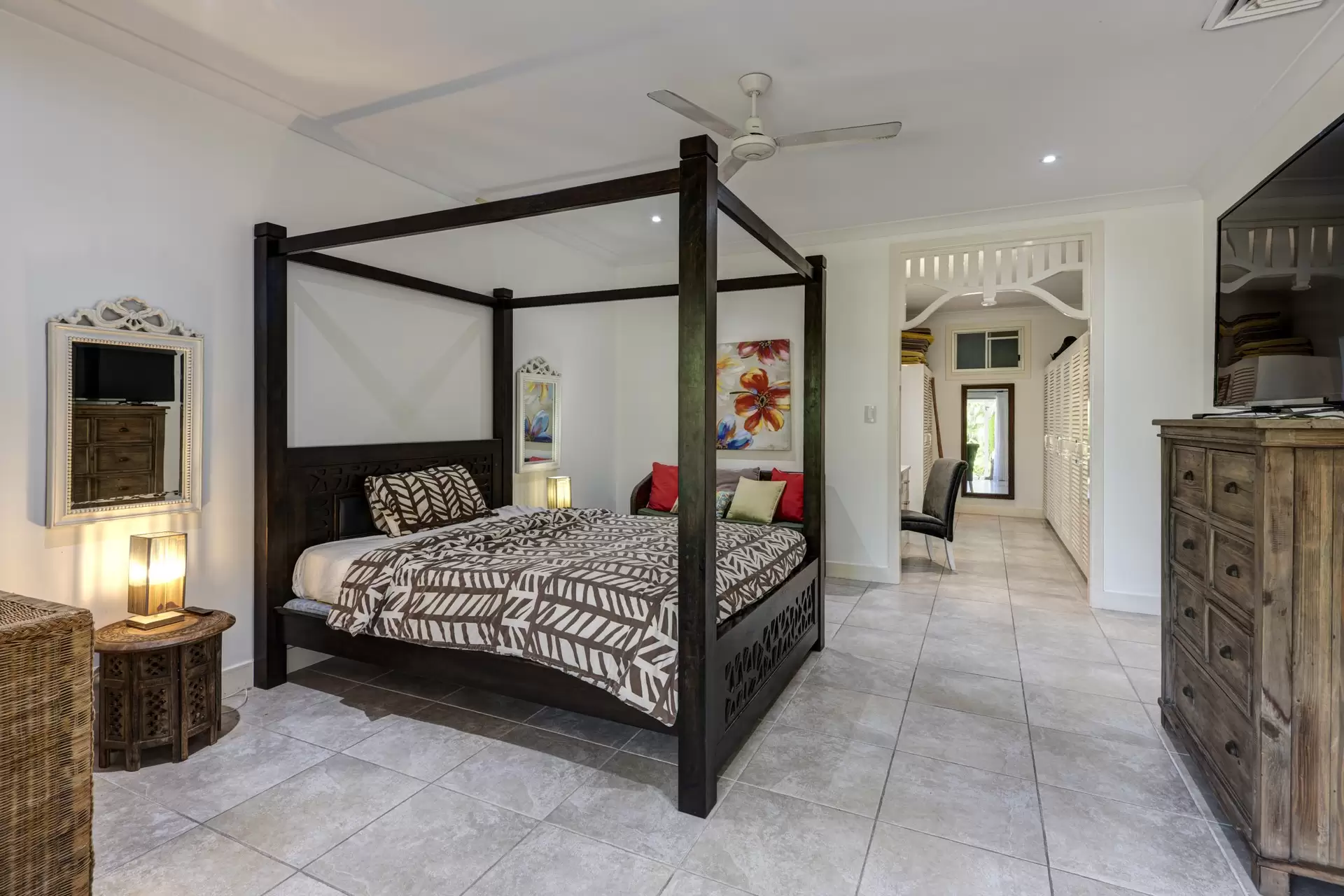 9 Melaleuca Drive, Hamilton Island Sold by Queensland Sotheby's International Realty - image 1