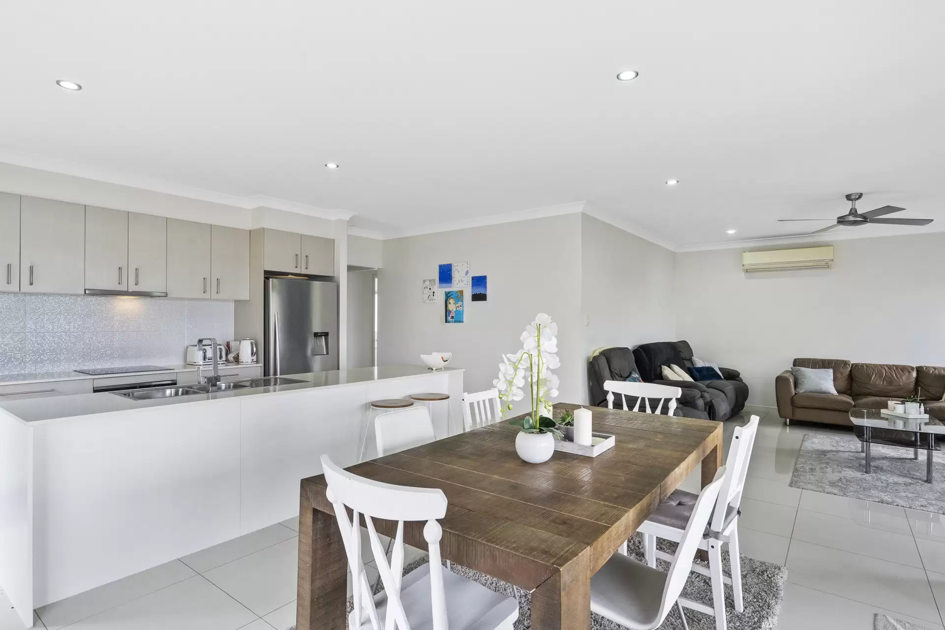 25 Fiddlewood Street, Victoria Point Sold by  - image 1