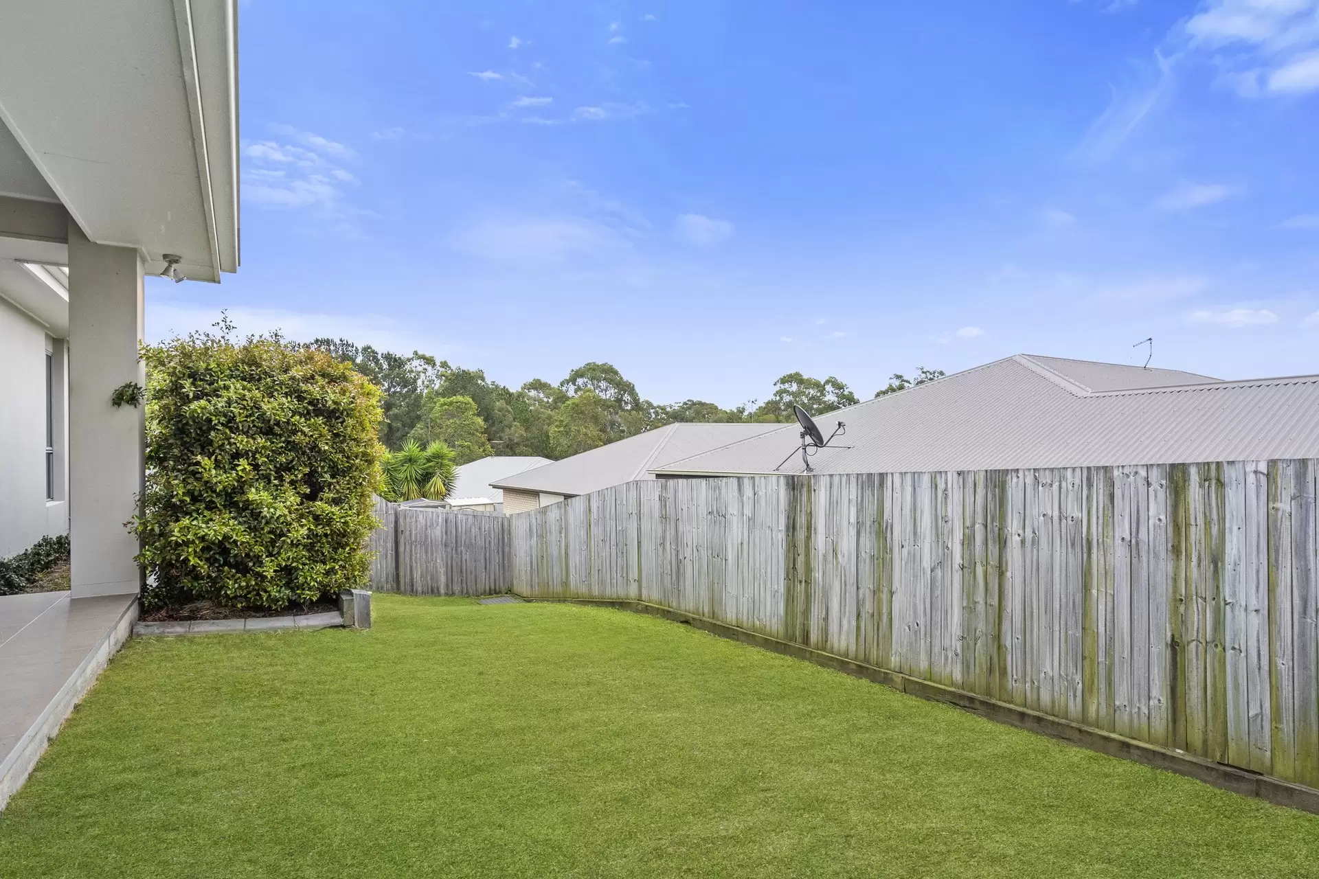25 Fiddlewood Street, Victoria Point Sold by  - image 1