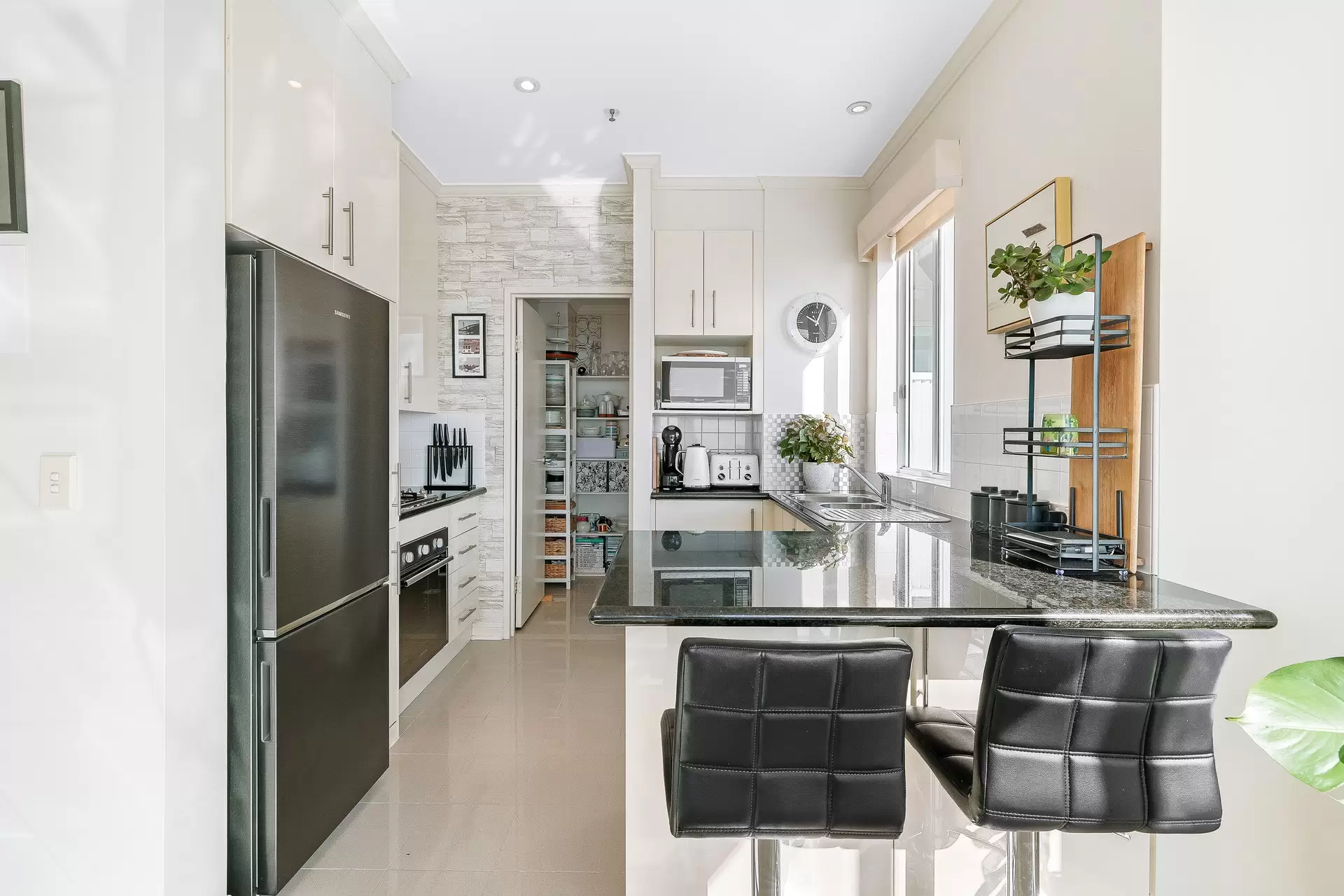 57/5 Woodroffe Avenue, Main Beach Sold by Queensland Sotheby's International Realty - image 1