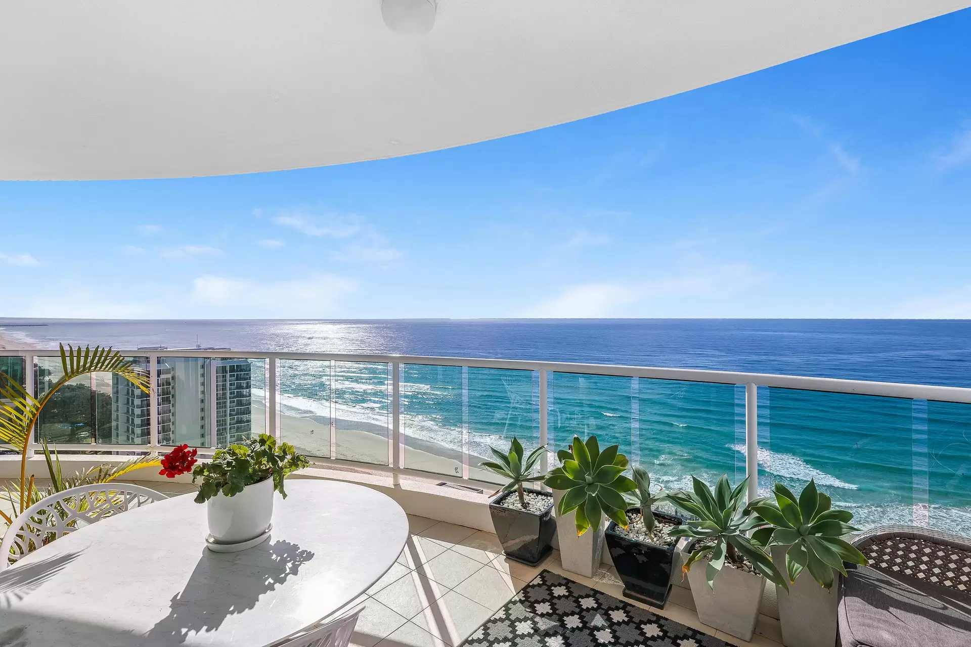 57/5 Woodroffe Avenue, Main Beach Sold by Queensland Sotheby's International Realty - image 1