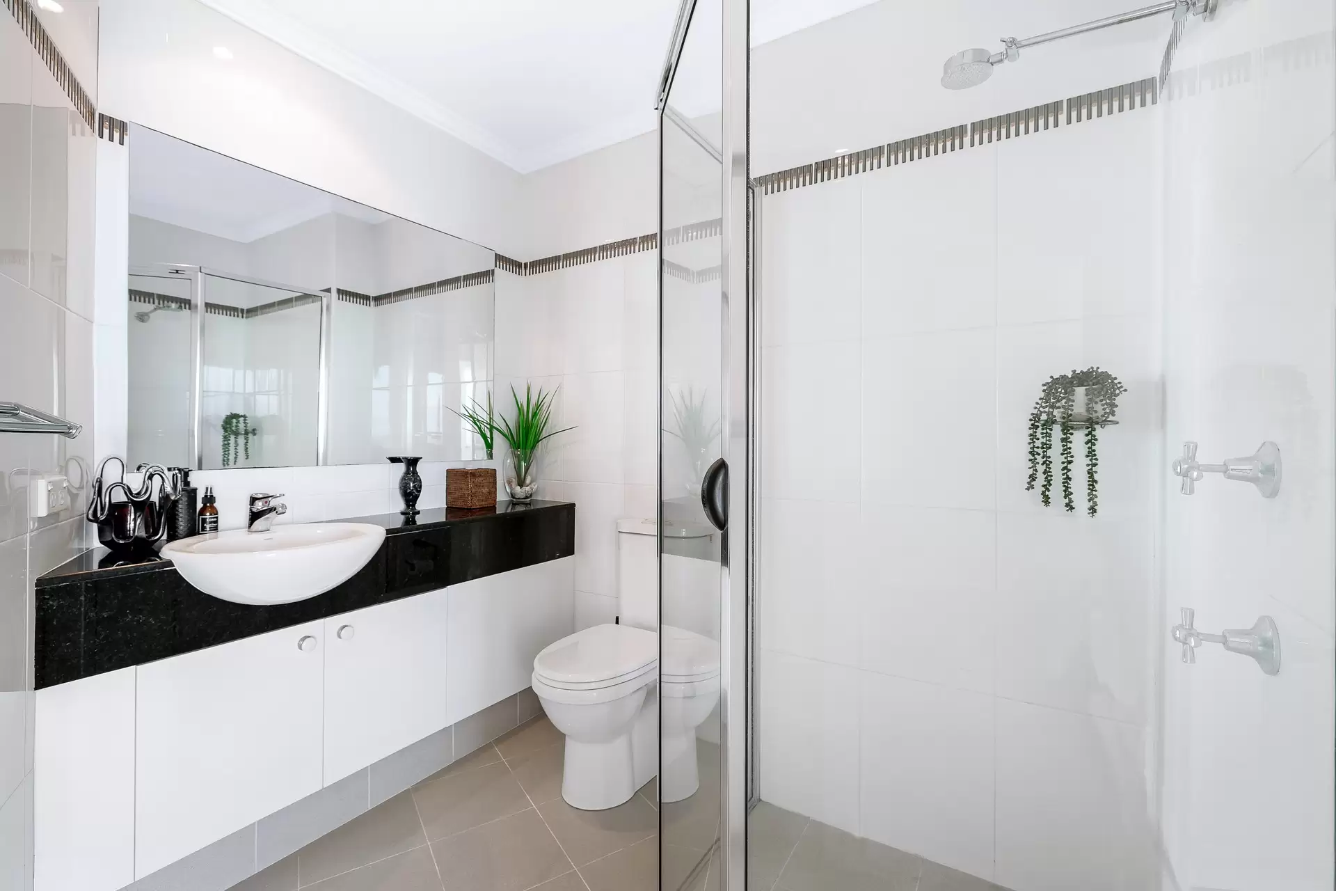 57/5 Woodroffe Avenue, Main Beach Sold by Queensland Sotheby's International Realty - image 1