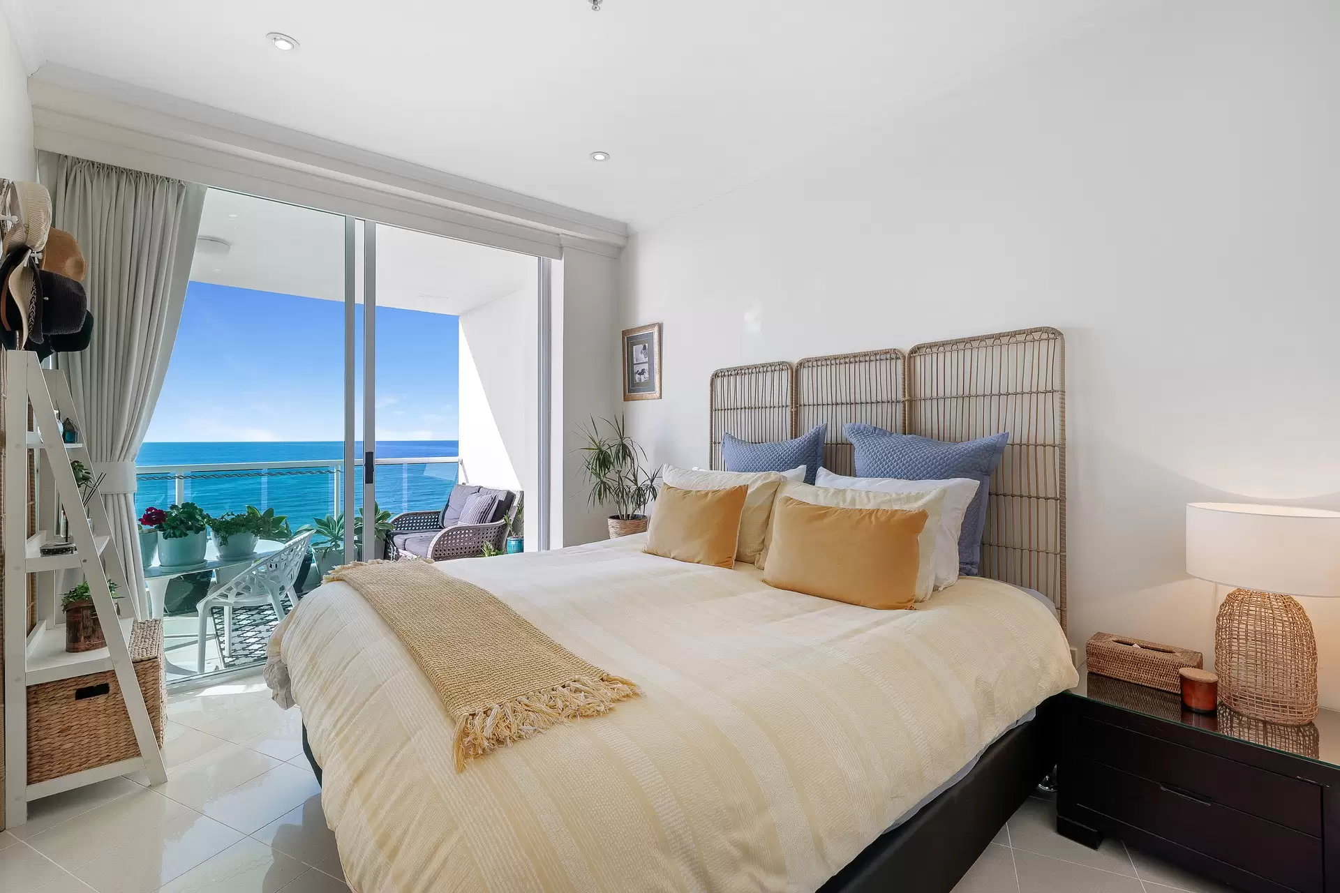 57/5 Woodroffe Avenue, Main Beach Sold by Queensland Sotheby's International Realty - image 1