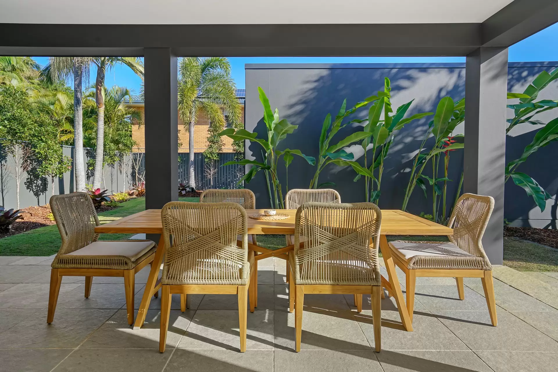 33 Ikkina Road, Burleigh Heads Sold by Queensland Sotheby's International Realty - image 1