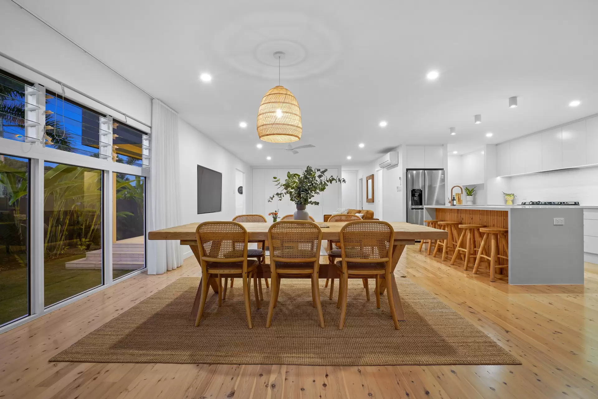 33 Ikkina Road, Burleigh Heads Sold by Queensland Sotheby's International Realty - image 1
