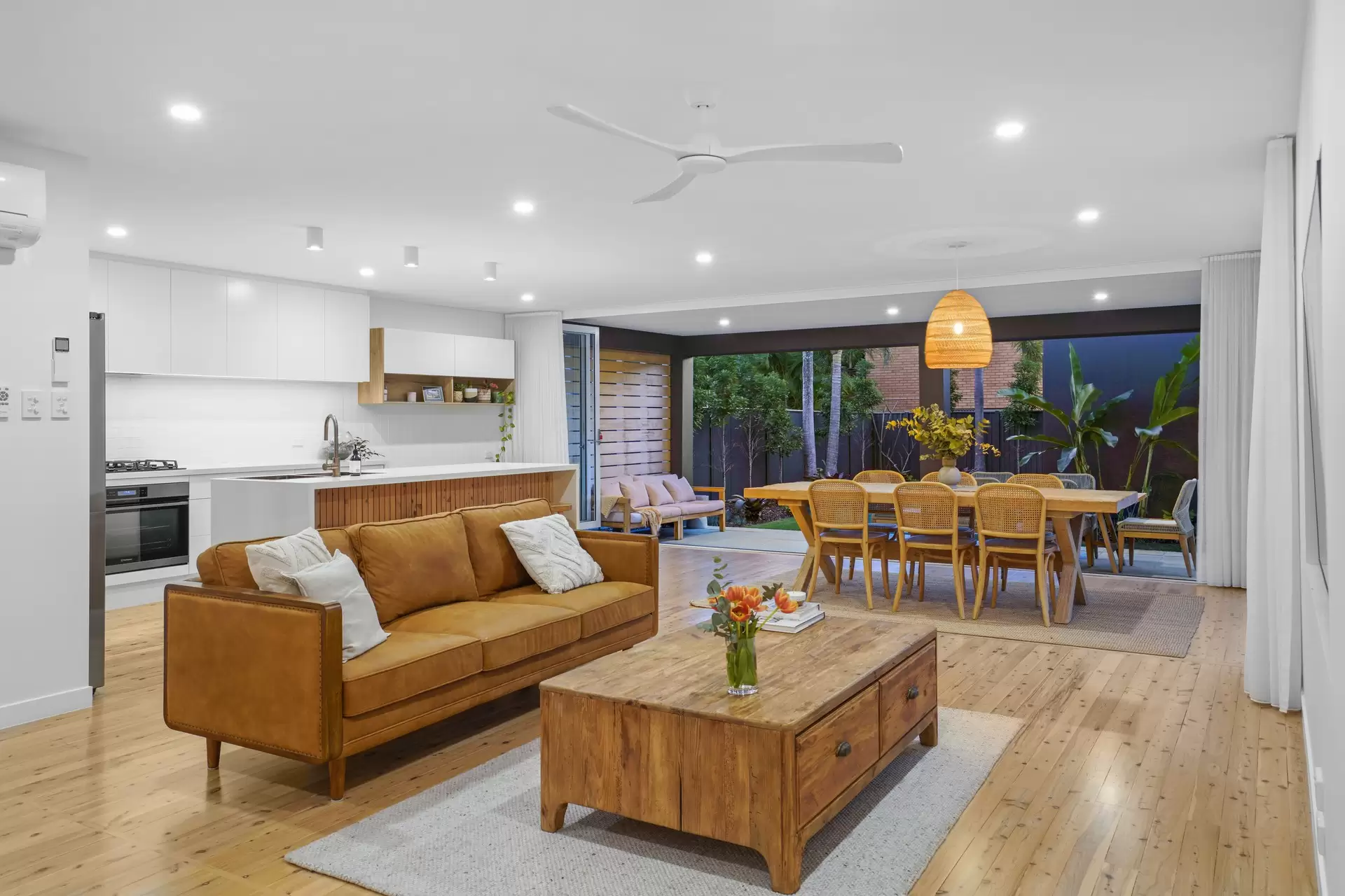33 Ikkina Road, Burleigh Heads Sold by Queensland Sotheby's International Realty - image 1