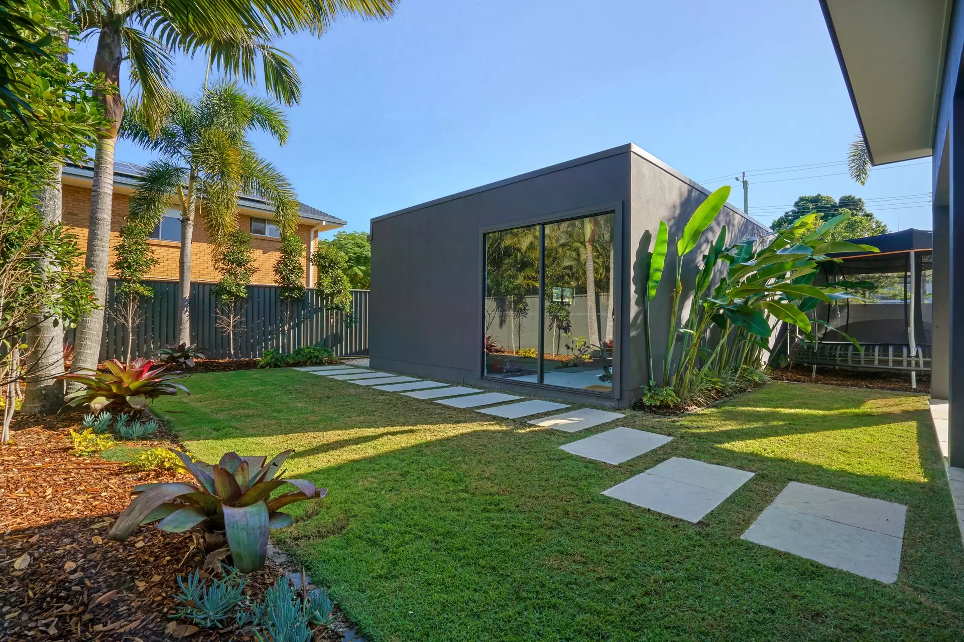 33 Ikkina Road, Burleigh Heads Sold by Queensland Sotheby's International Realty - image 1