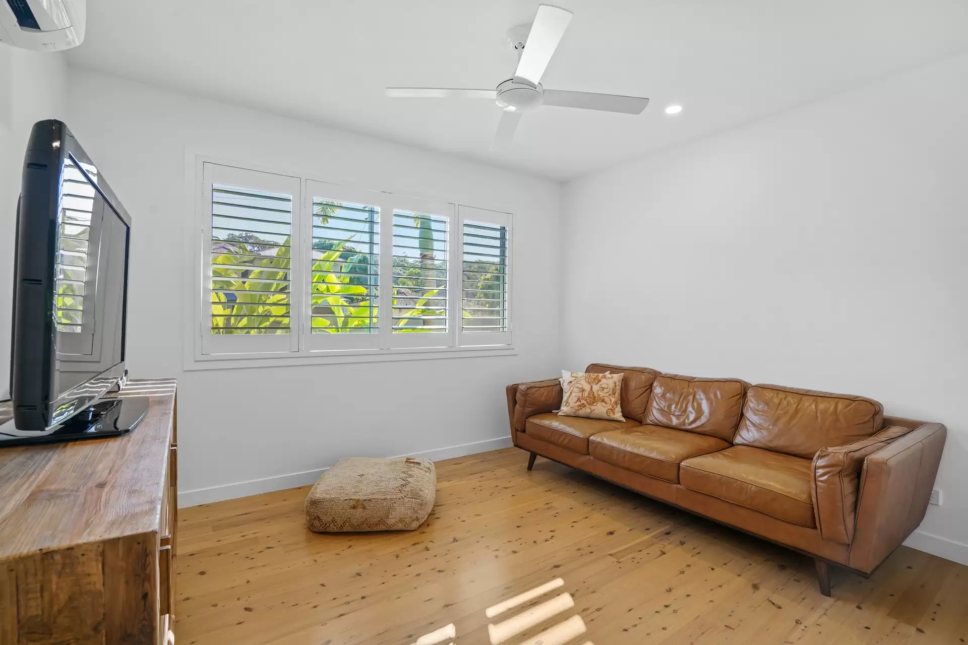 33 Ikkina Road, Burleigh Heads Sold by Queensland Sotheby's International Realty - image 1