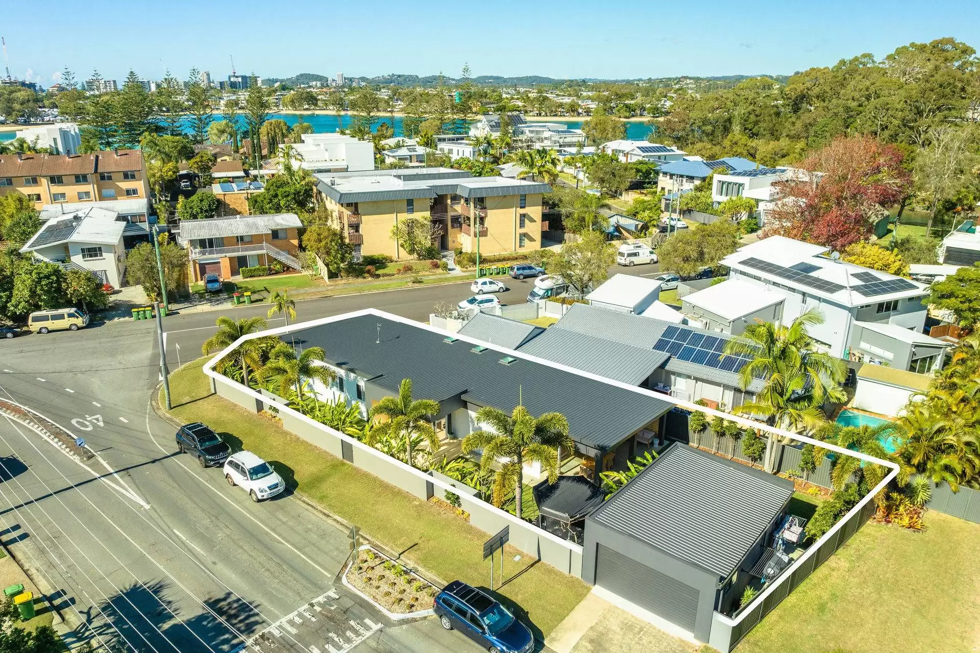 33 Ikkina Road, Burleigh Heads Sold by Queensland Sotheby's International Realty - image 1