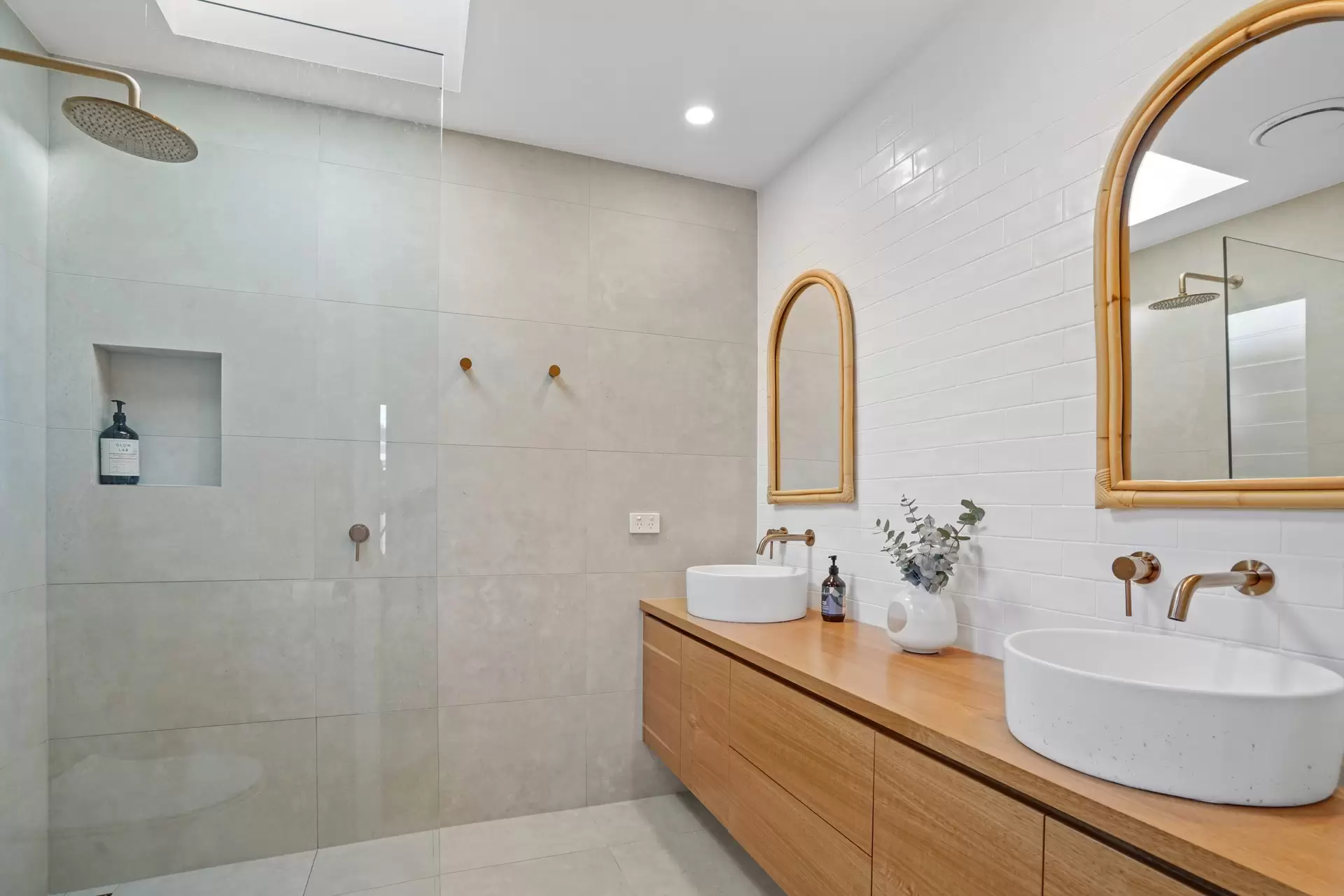 33 Ikkina Road, Burleigh Heads Sold by Queensland Sotheby's International Realty - image 1