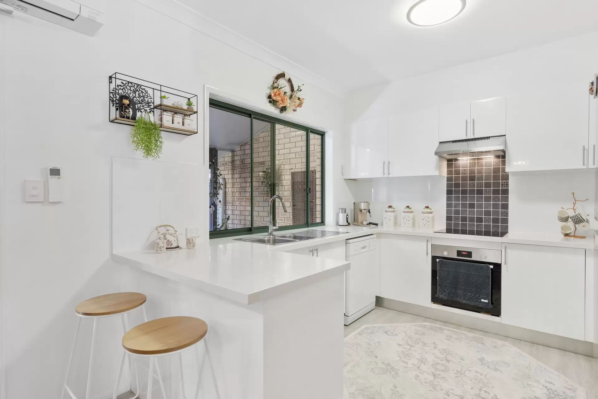8/299 Main Road, Wellington Point Sold by  - image 1