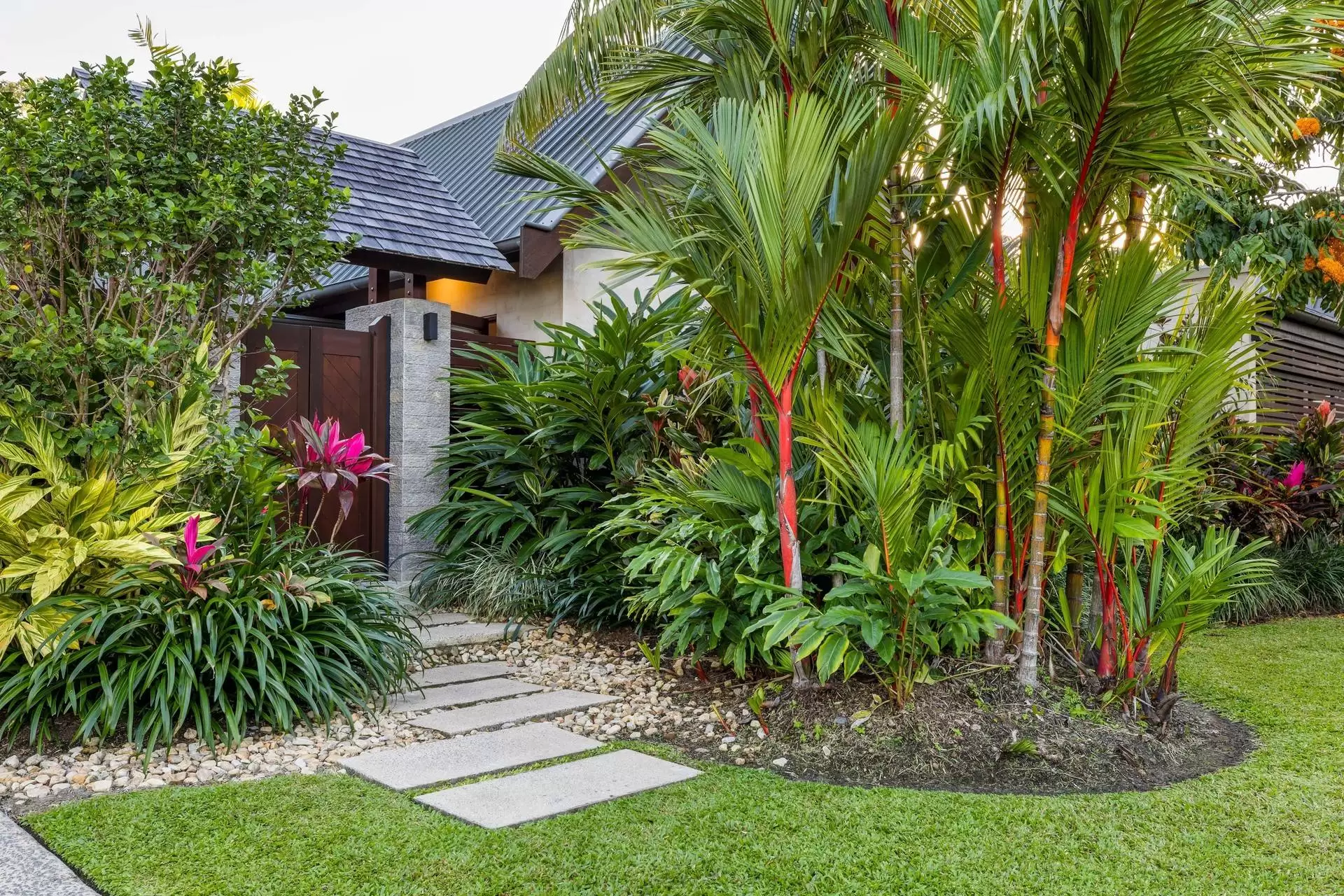 26 Bale Drive, Port Douglas Sold by Queensland Sotheby's International Realty - image 1