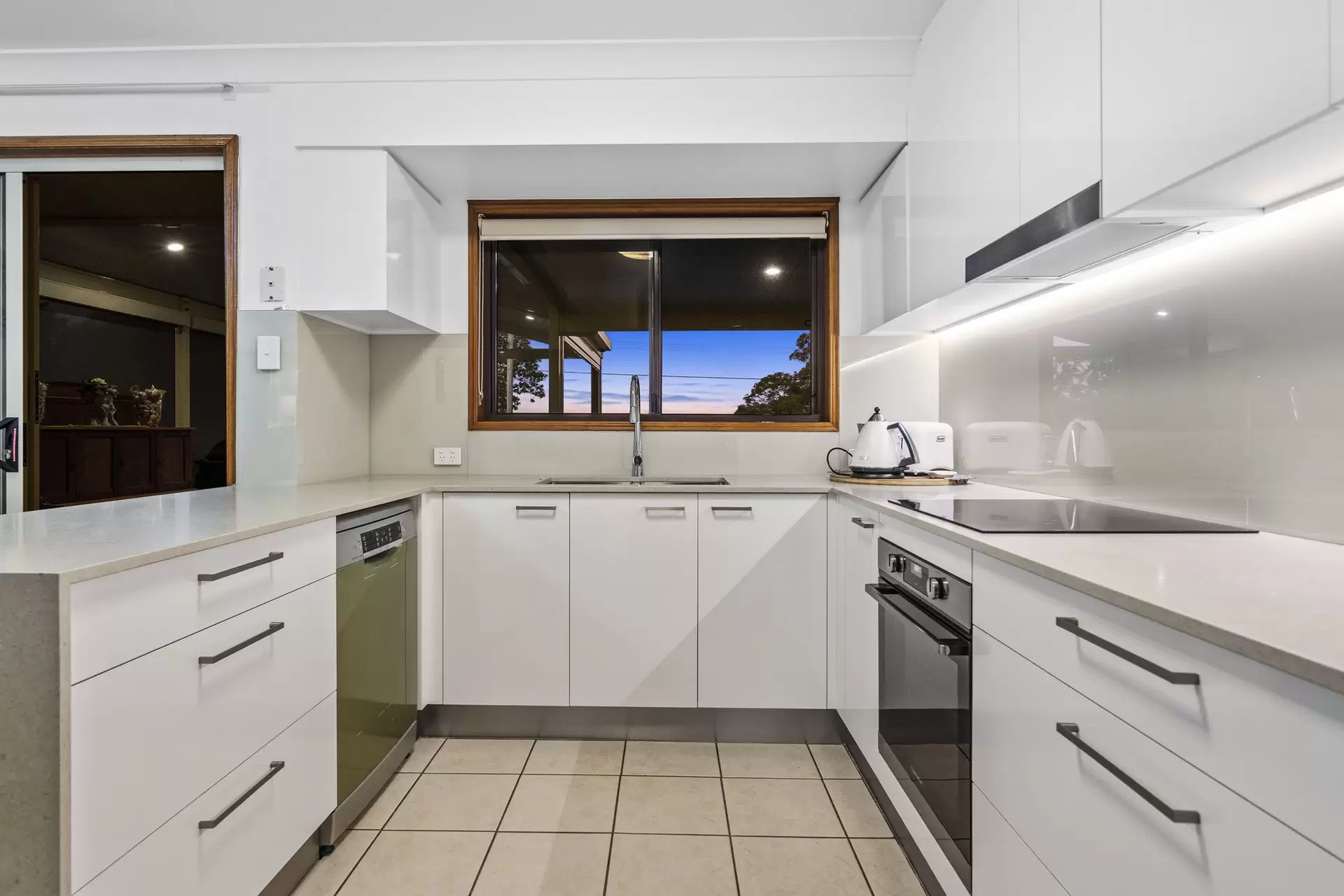 16 Sunshine Drive, Cleveland Sold by Queensland Sotheby's International Realty - image 1