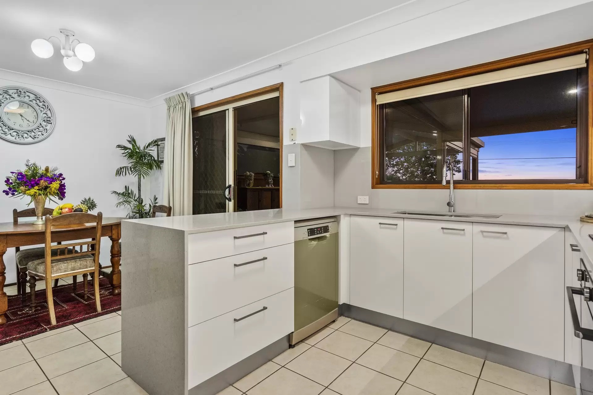16 Sunshine Drive, Cleveland Sold by Queensland Sotheby's International Realty - image 1