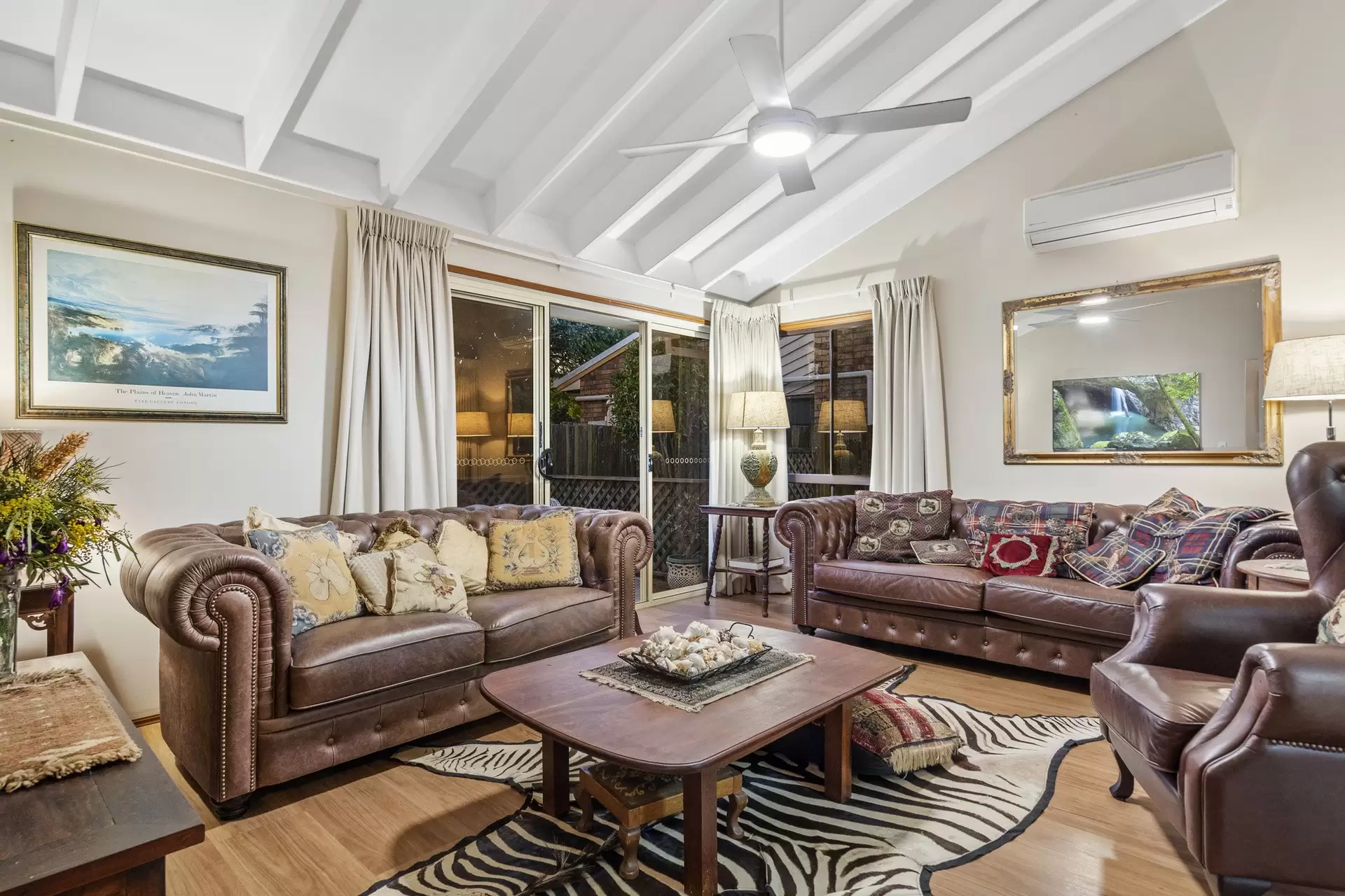 16 Sunshine Drive, Cleveland Sold by Queensland Sotheby's International Realty - image 1