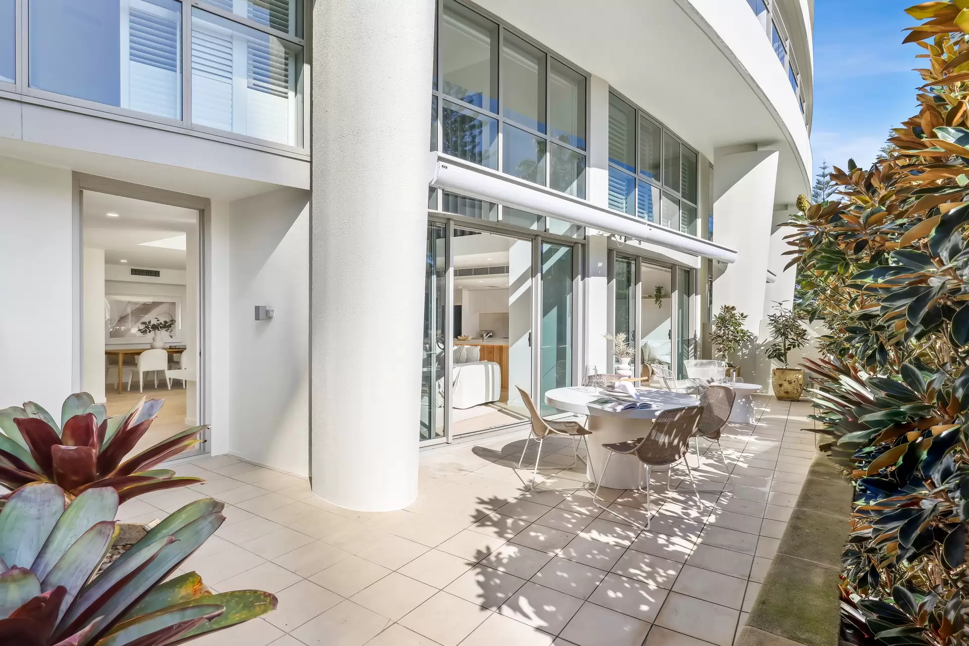 2002/1 Lennie Avenue, Main Beach Sold by Queensland Sotheby's International Realty - image 1