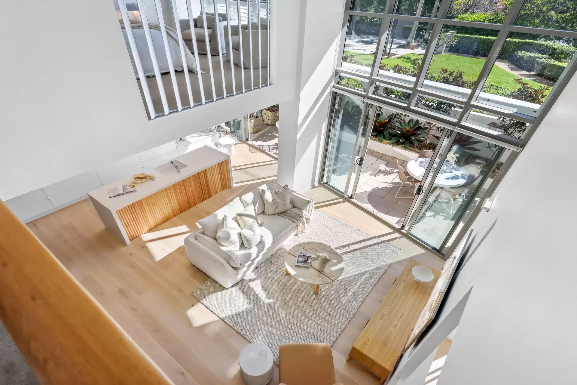 2002/1 Lennie Avenue, Main Beach Sold by Queensland Sotheby's International Realty - image 1