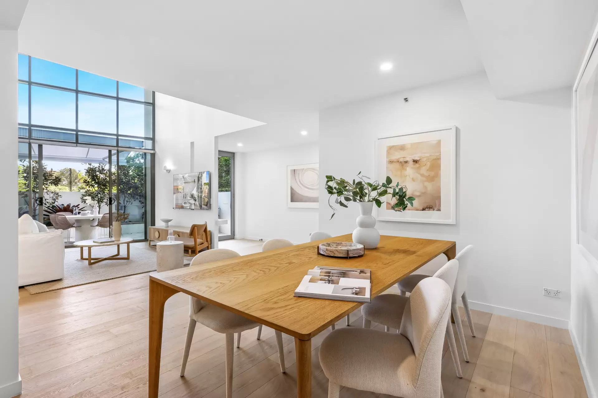 2002/1 Lennie Avenue, Main Beach Sold by Queensland Sotheby's International Realty - image 1