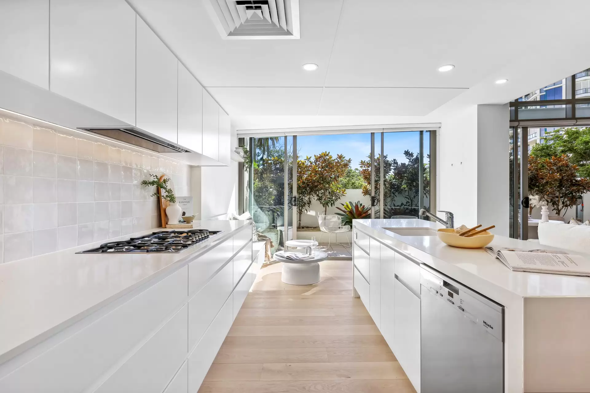 2002/1 Lennie Avenue, Main Beach Sold by Queensland Sotheby's International Realty - image 1