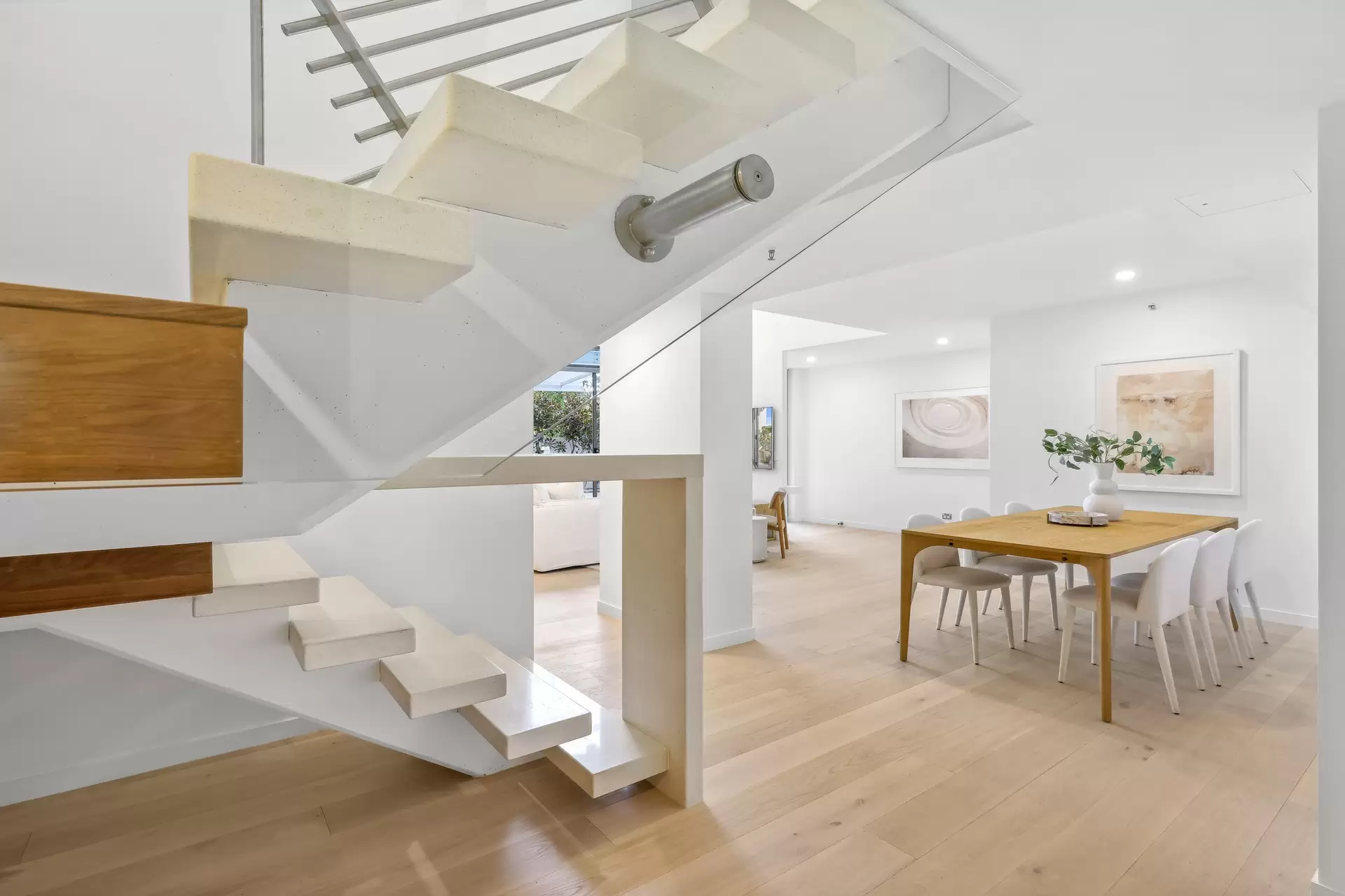 2002/1 Lennie Avenue, Main Beach Sold by Queensland Sotheby's International Realty - image 1