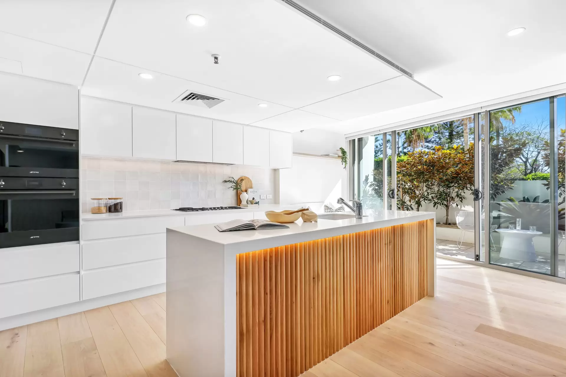 2002/1 Lennie Avenue, Main Beach Sold by Queensland Sotheby's International Realty - image 1