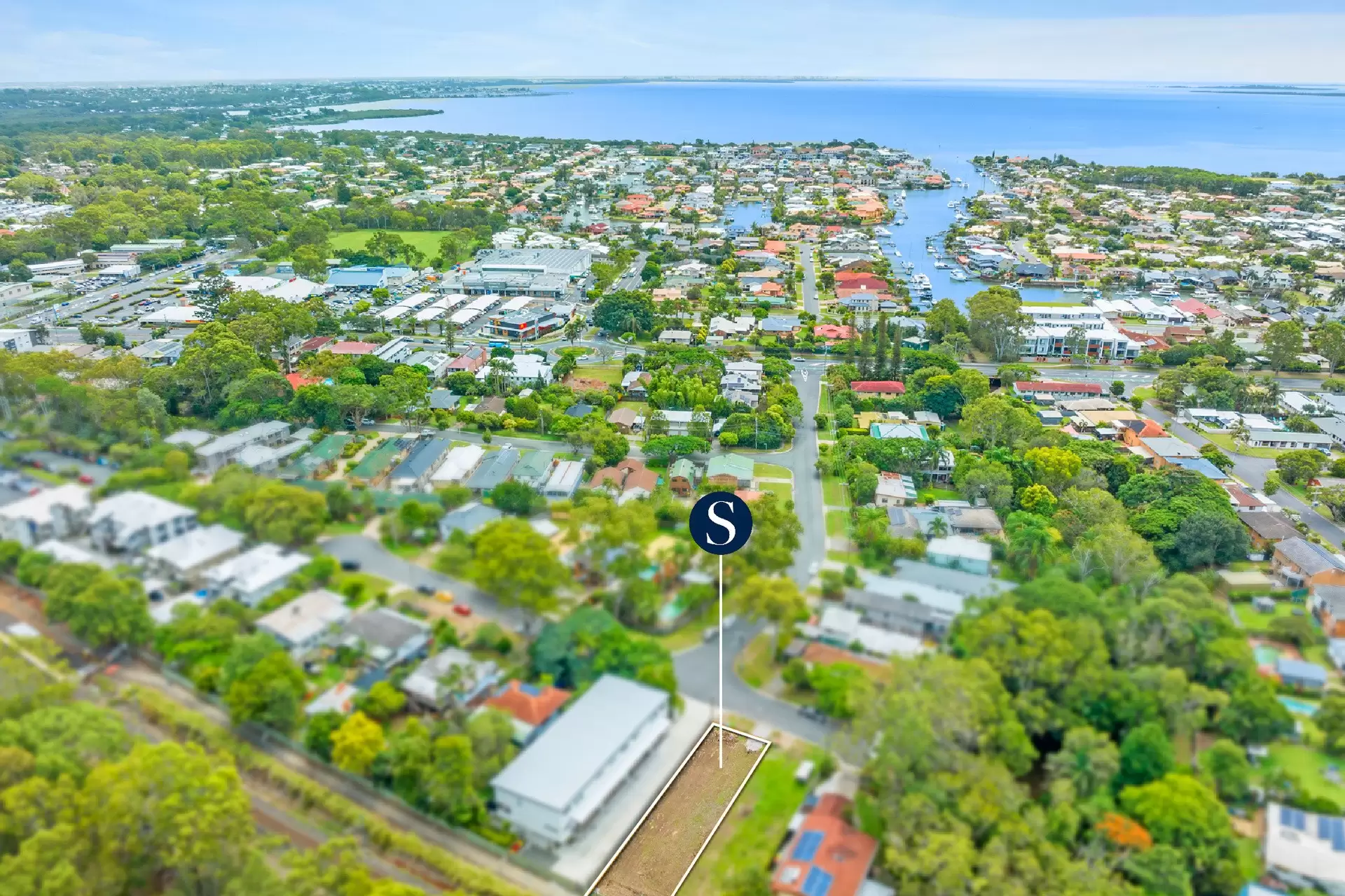 56 Napier Street, Birkdale Sold by  - image 1
