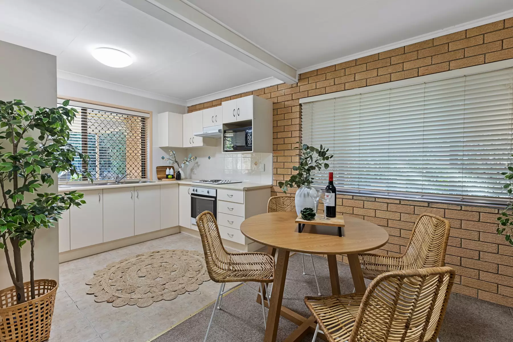 5 Oceanic Street, Wellington Point Sold by Queensland Sotheby's International Realty - image 1